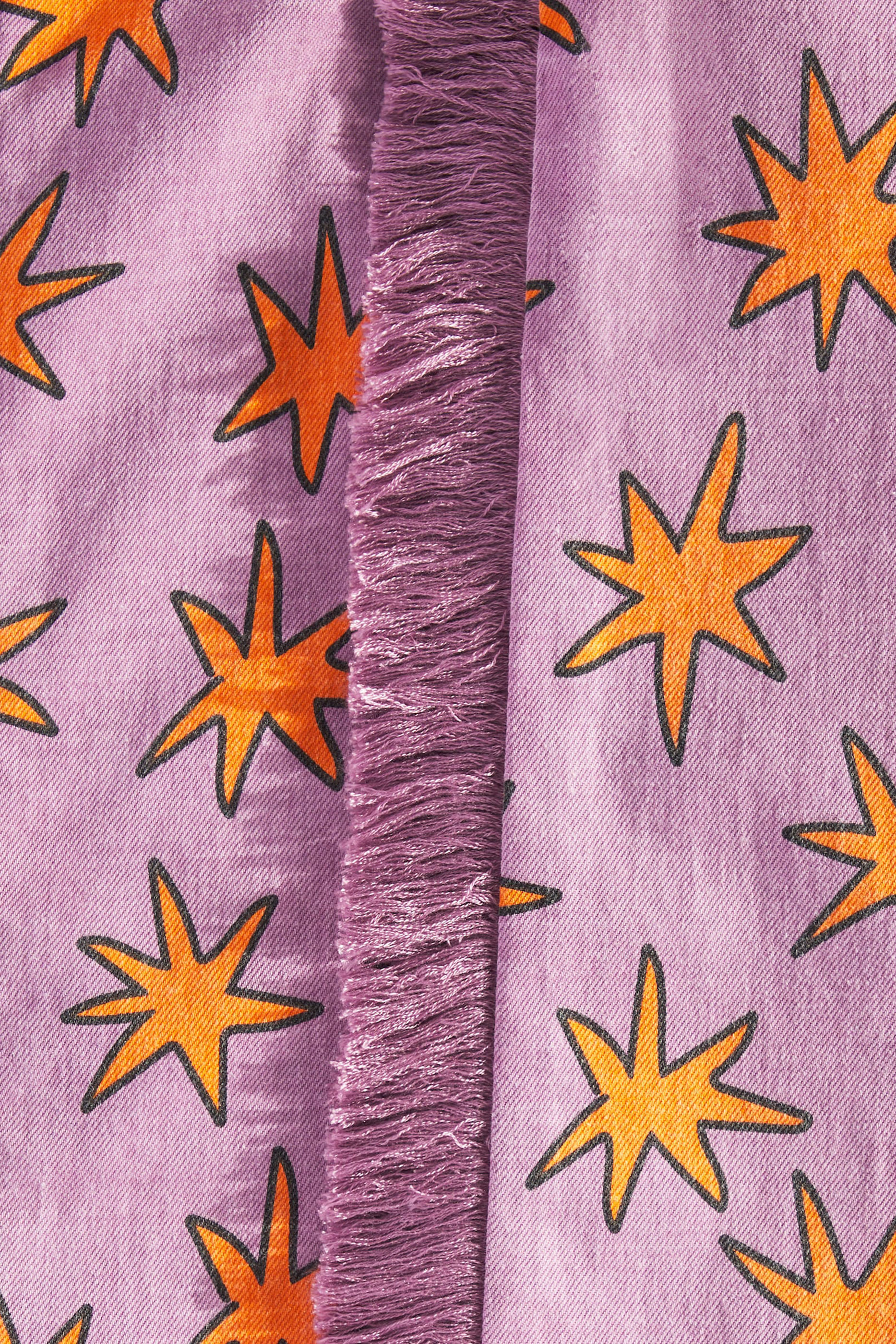 بنطال جينز بكشكش ونقشة نجوم للأطفال