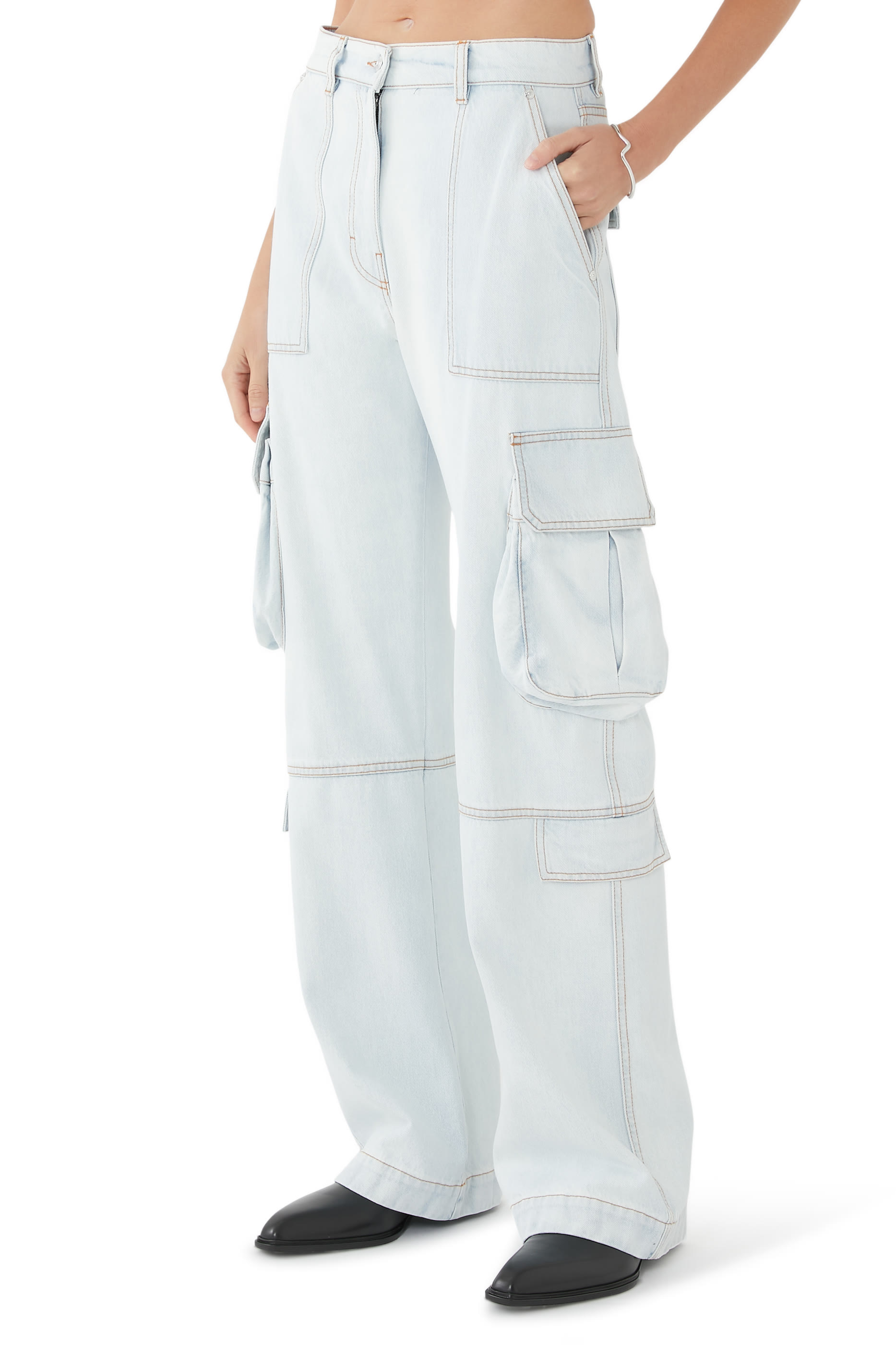 بنطال جينز كارجو بلون فاتح