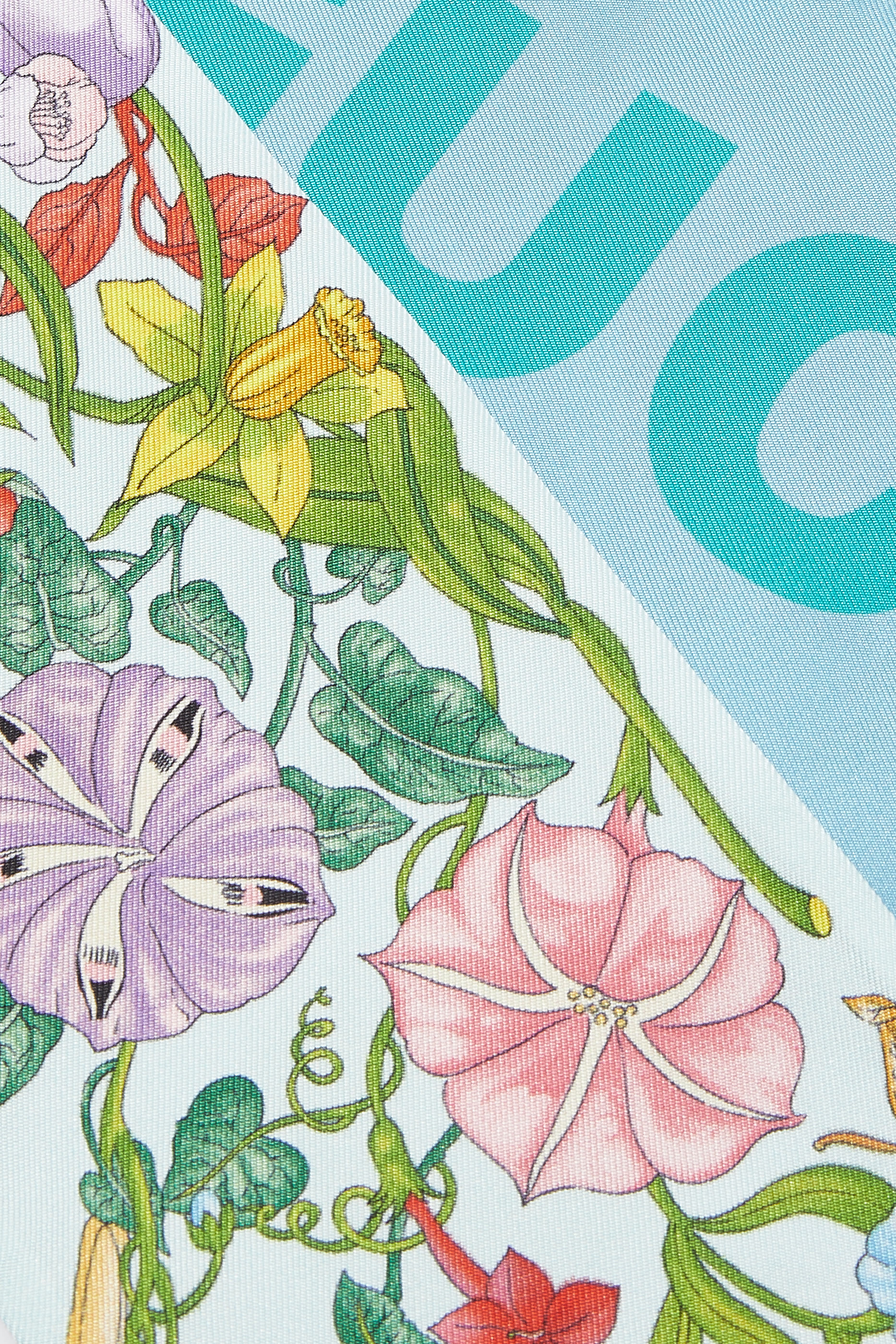 وشاح يُعقد حول الرقبة بطبعة زهور