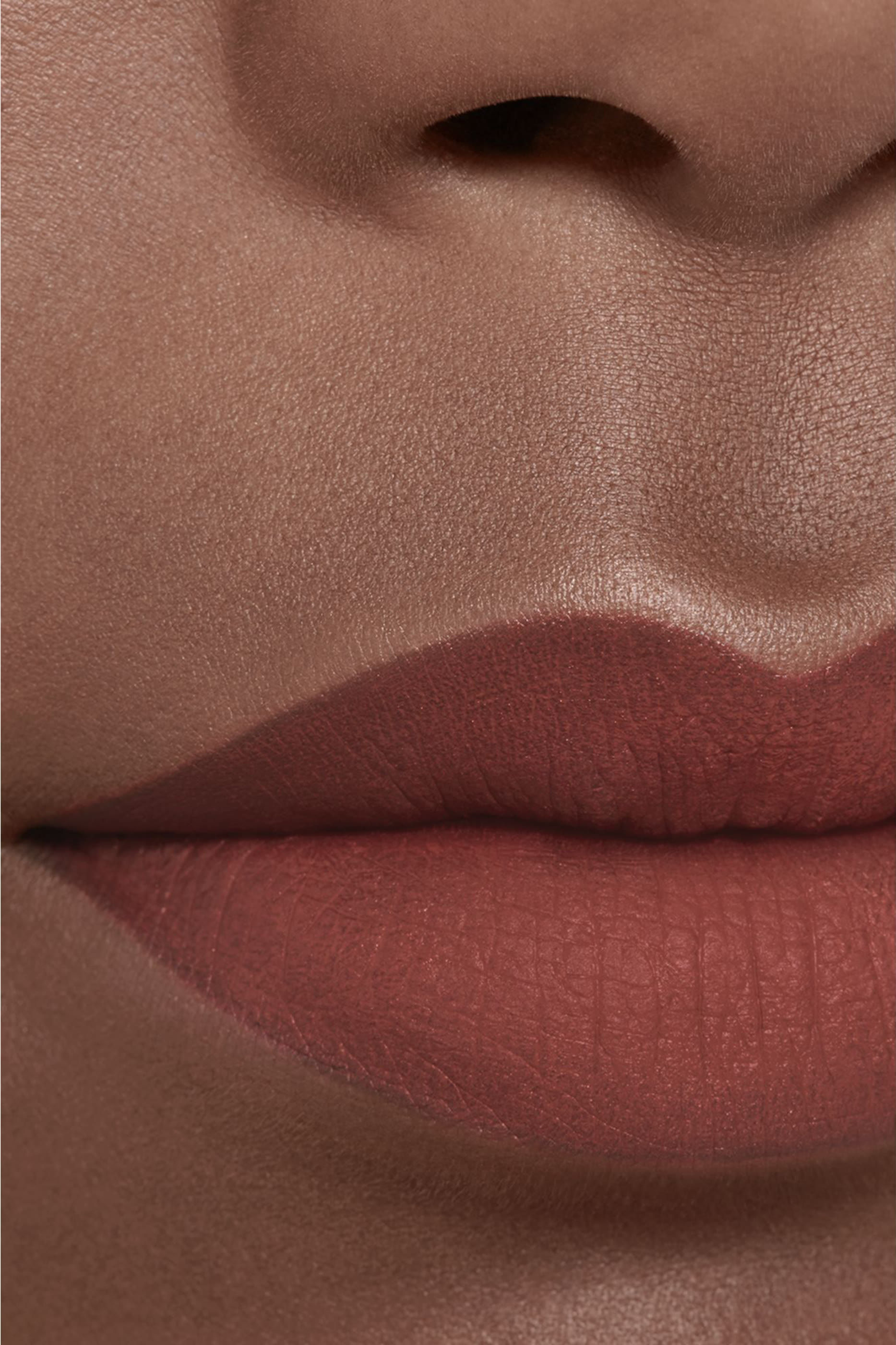 احمر شفاه Chanel Rouge Allure Liquid Velvet Ultrawear Intense مات سائل