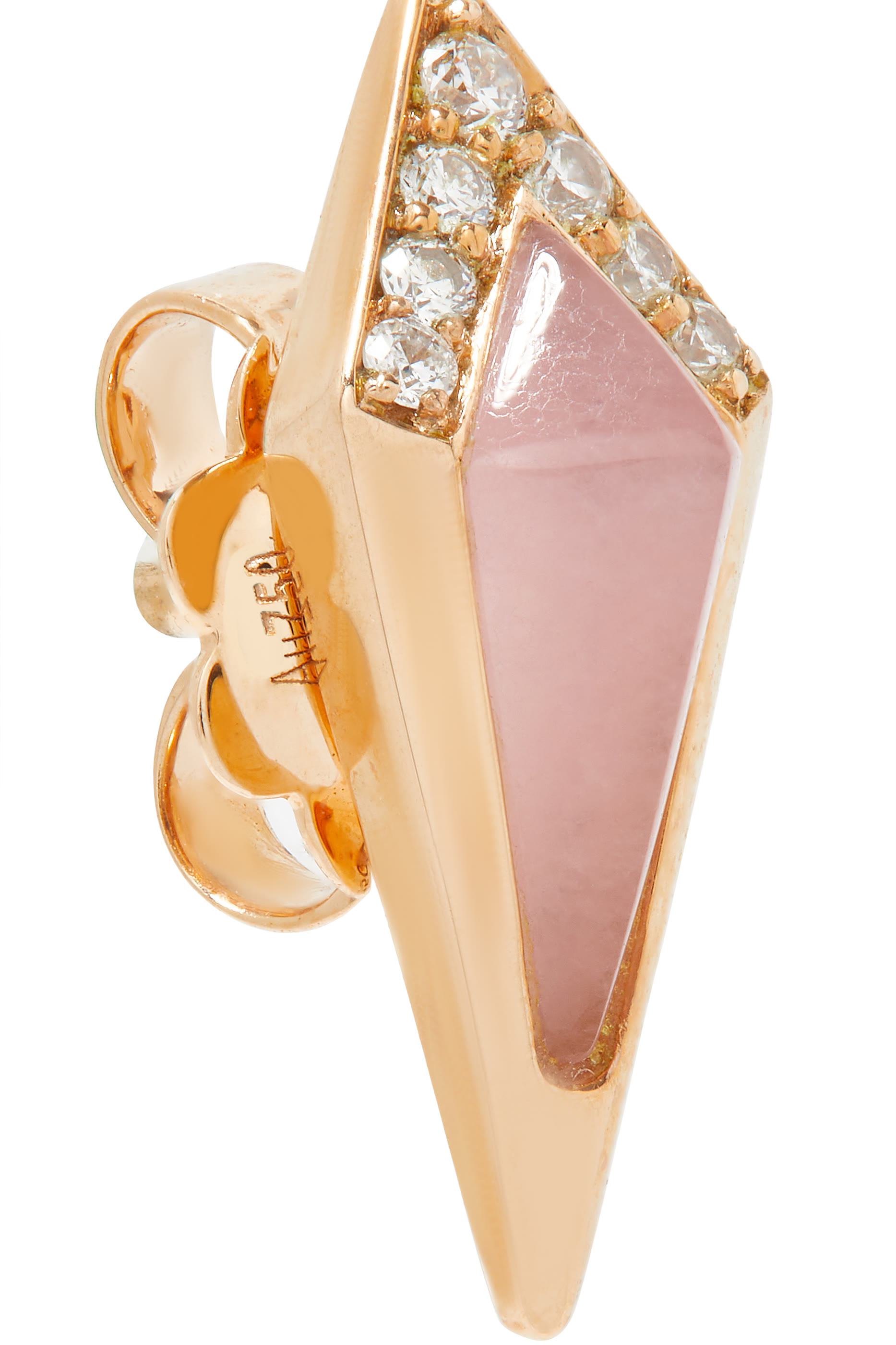 أقراط مرصعة بعرق اللؤلؤ