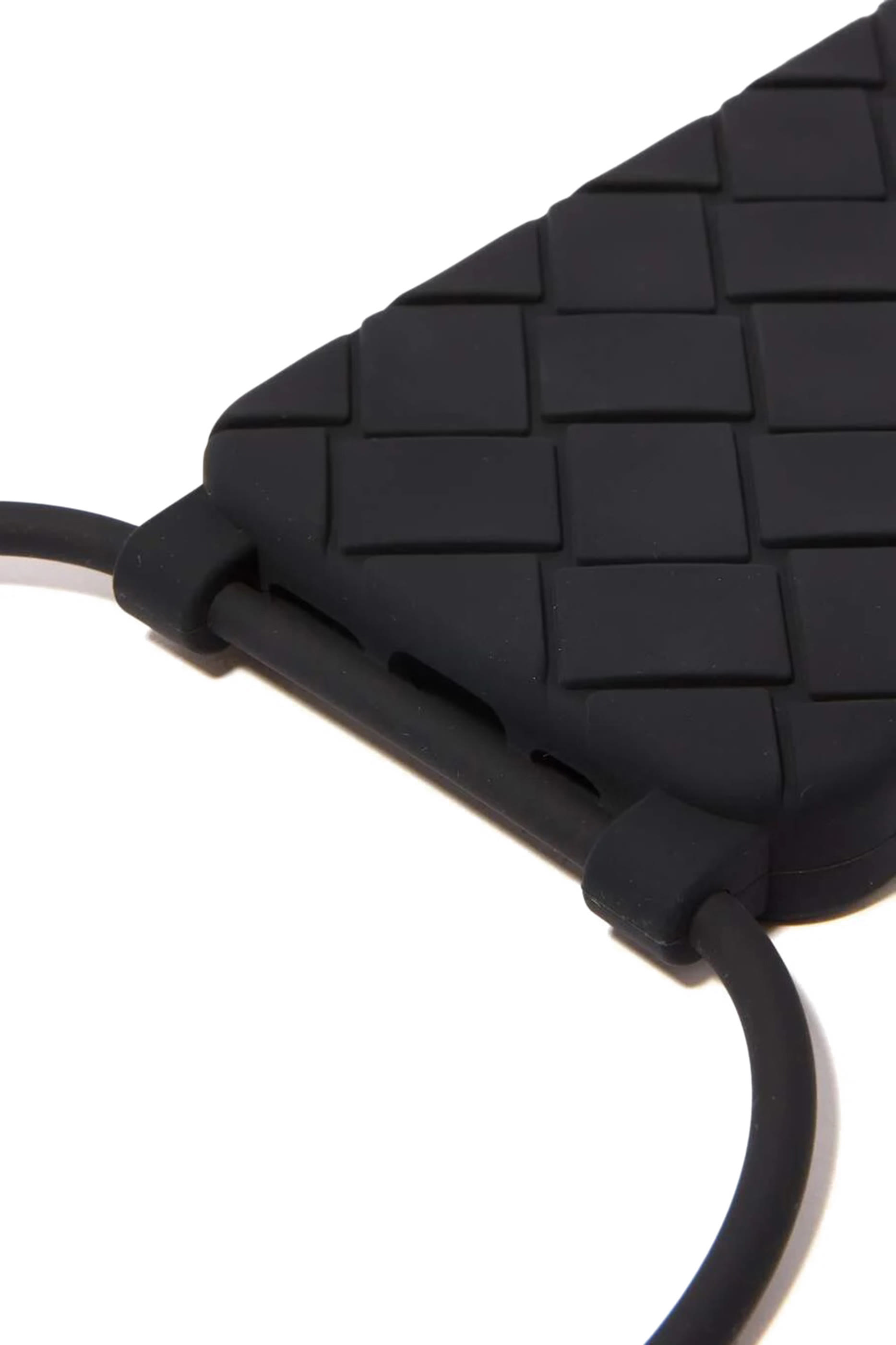 حافظة هاتف آيفون 14 برو ماكس بحمالة