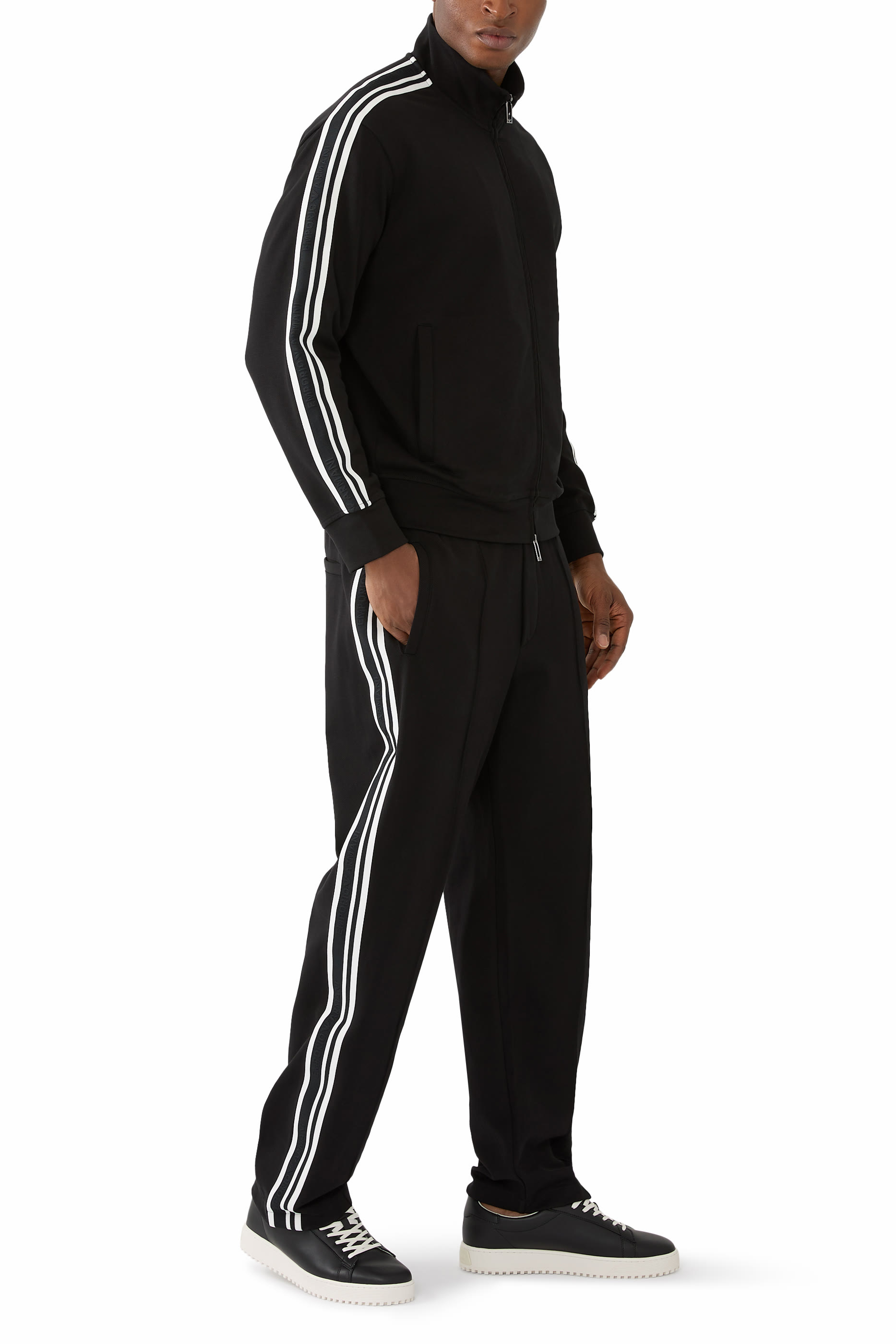 سويت شيرت بسحاب وأشرطة