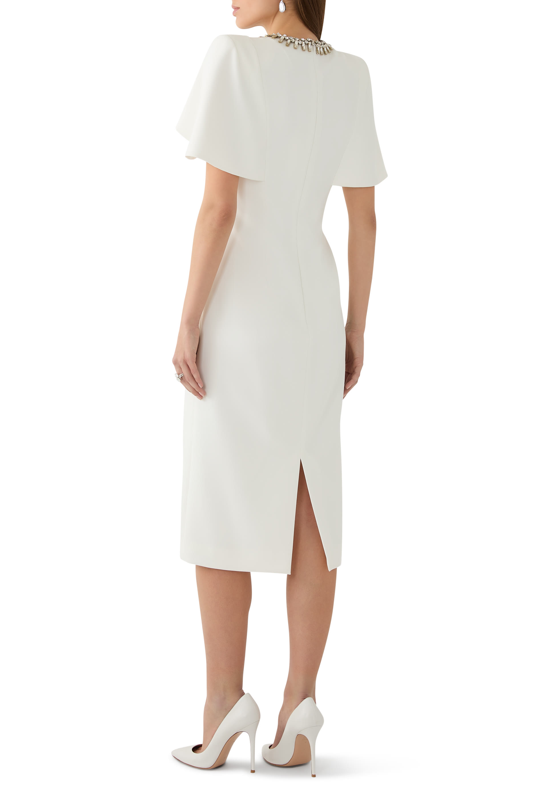 فستان متوسط الطول بأكمام كاب