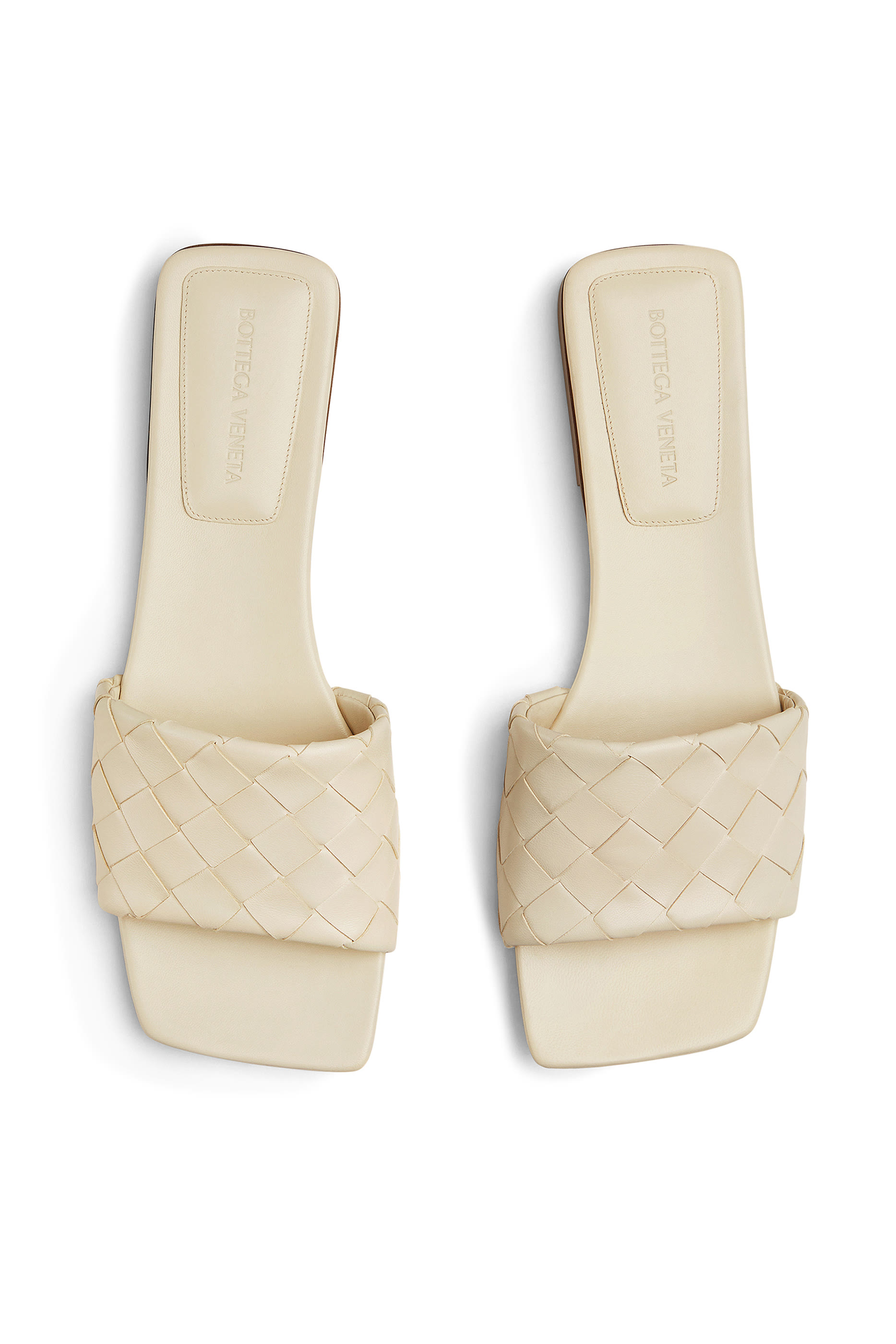 حذاء باركو مفتوح من الخلف بنعل مسطح