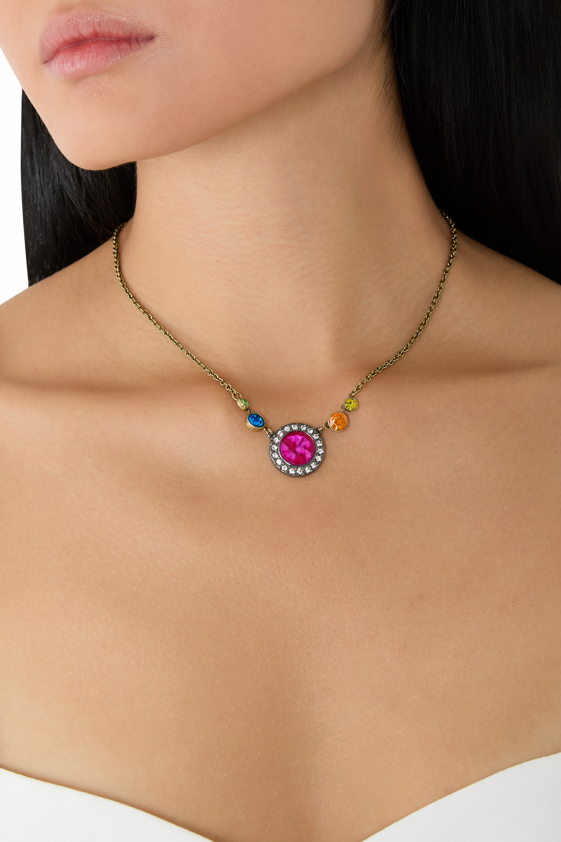 قلادة أوكتافيا بدلاية