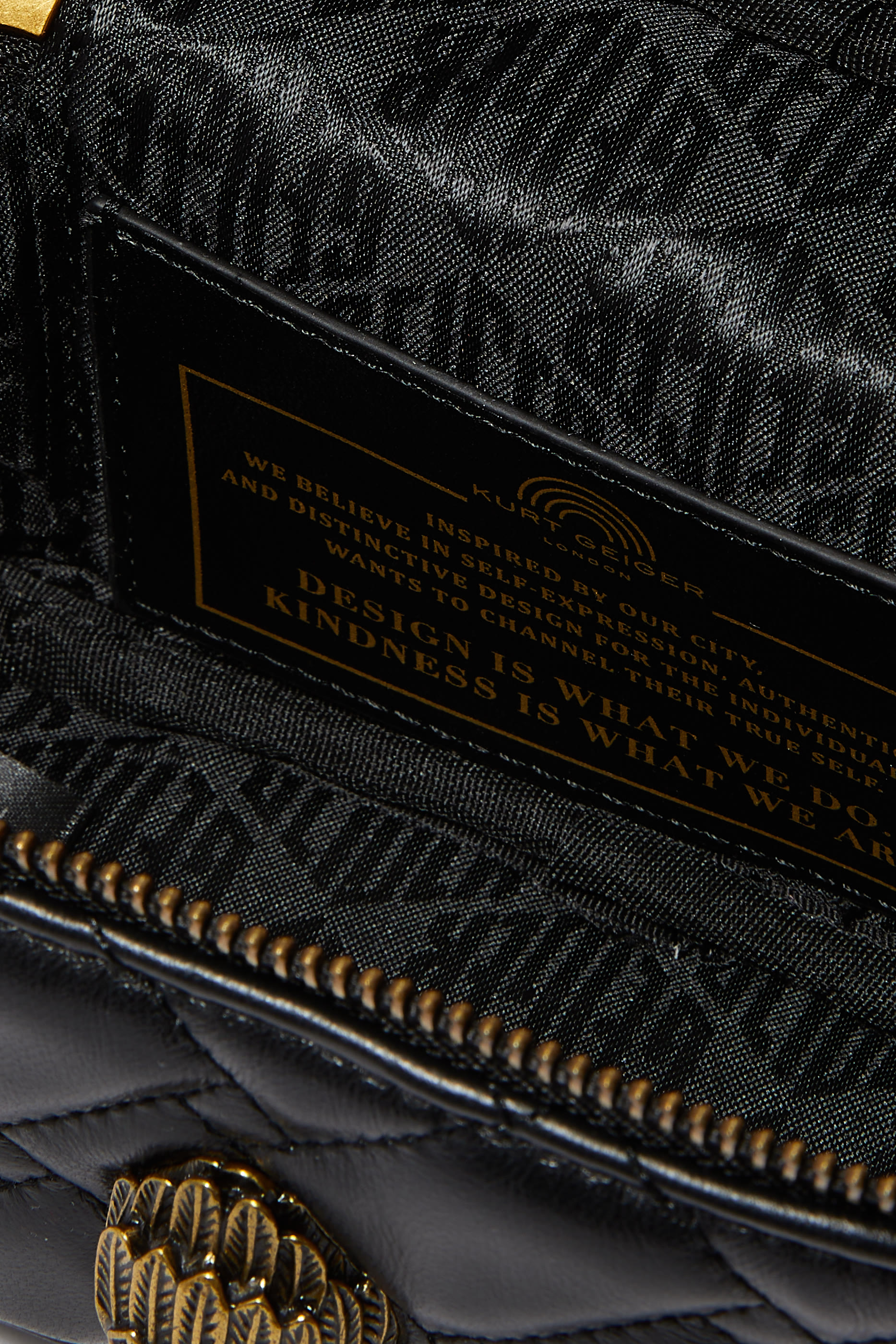 حقيبة مستحضرات تجميل كنسينغتون صغيرة