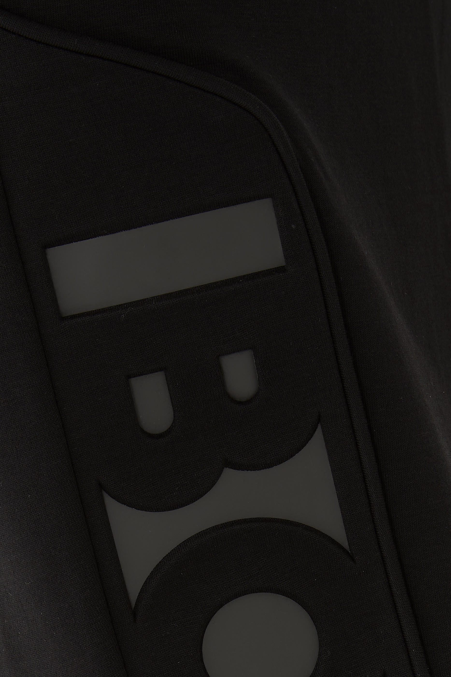 بنطال رياضي بشعار الماركة بلون مماثل