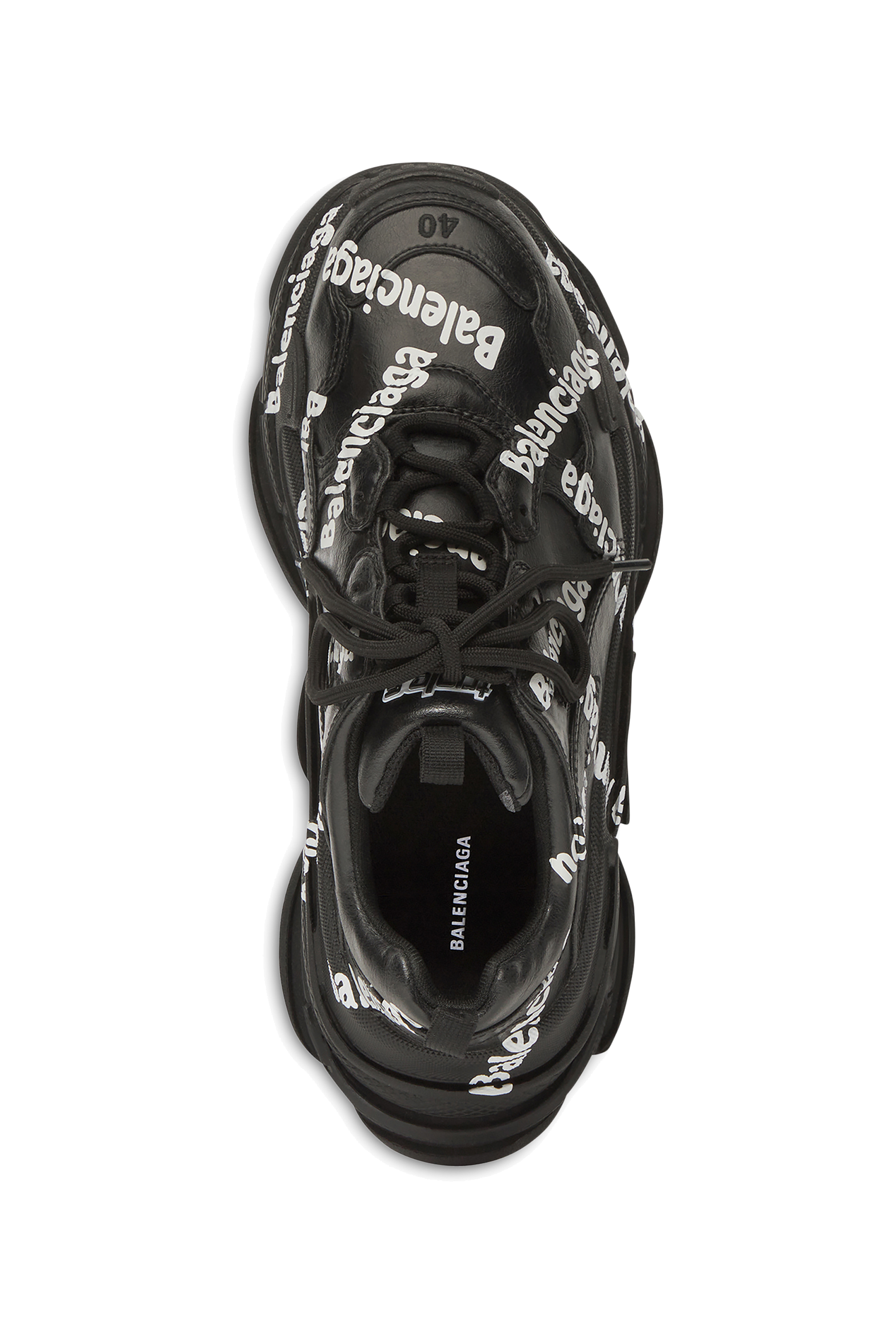 سنيكرز تريبل إس بشعار الماركة