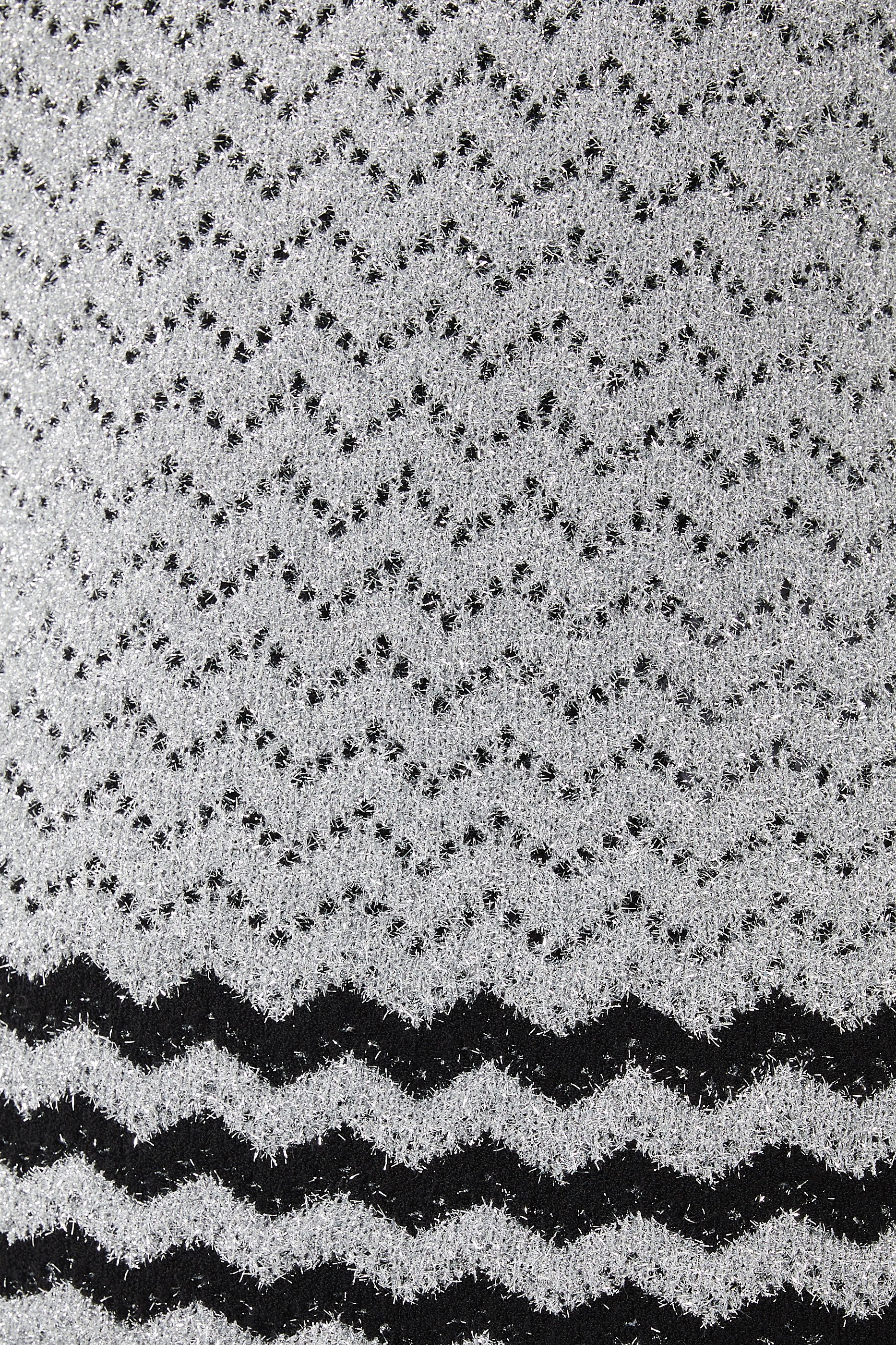 بلوزة نجوم لوريكس بتصميم متعرج