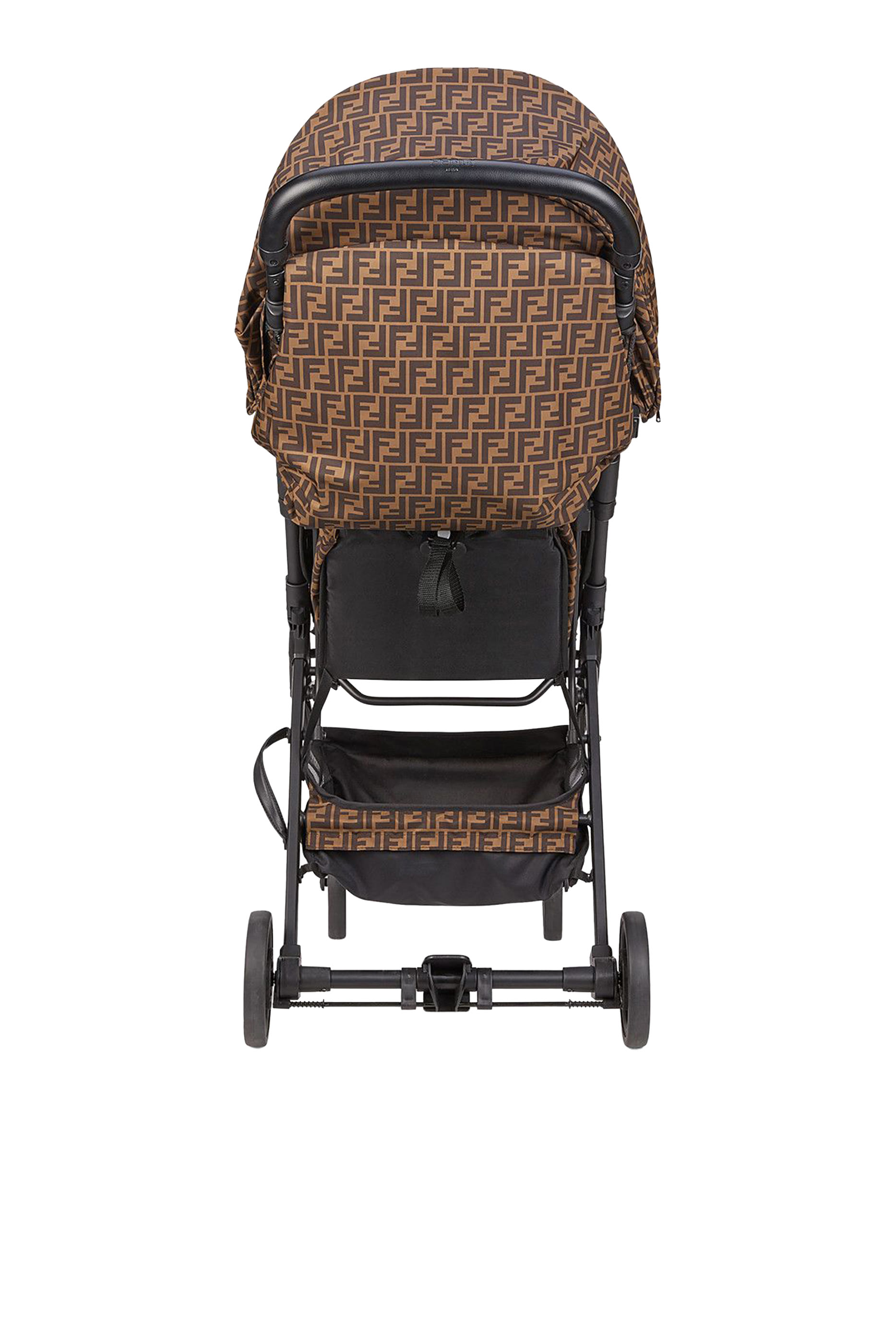 عربة أطفال قابلة للطي