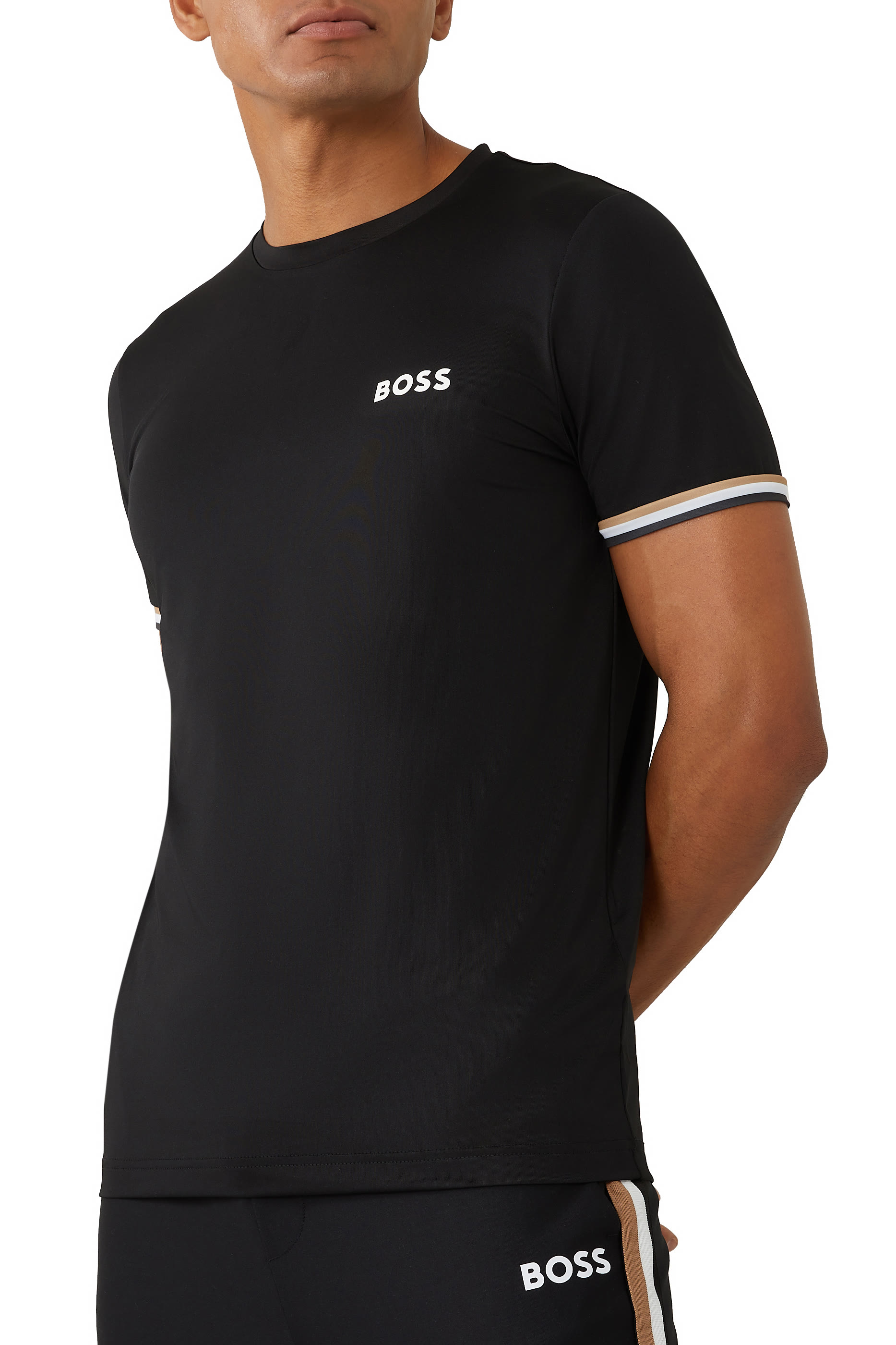 تيشيرت ماتيو بيريتيني بطبعة خطوط وشعار الماركة