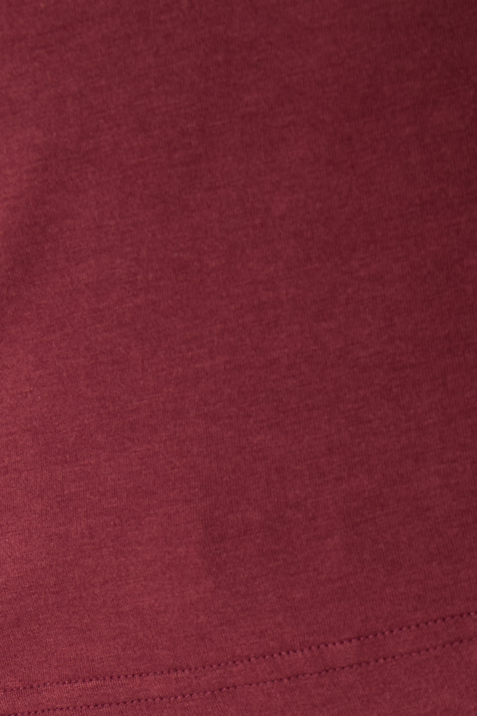 تيشيرت ريجينا بقصة ضيقة