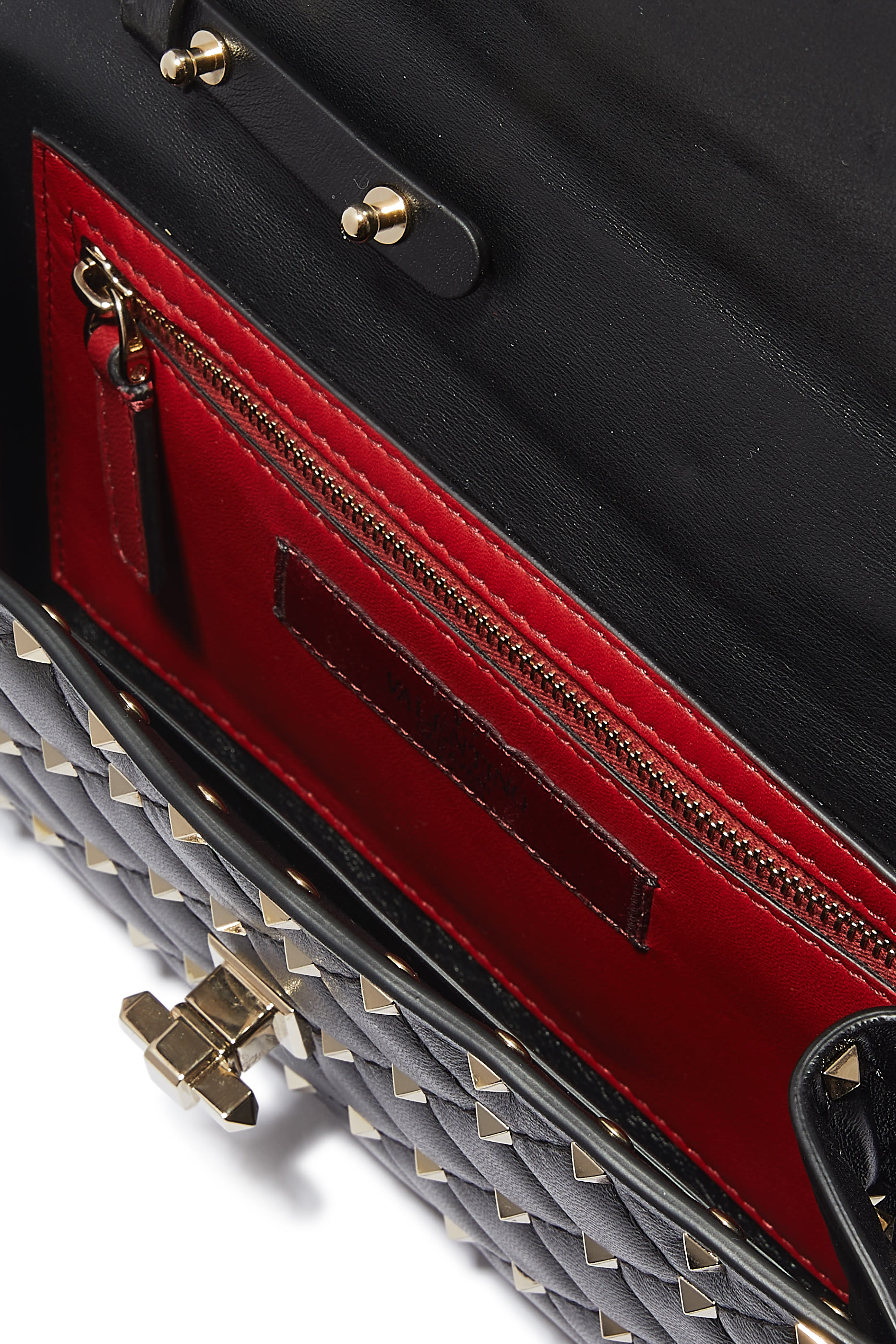 كلاتش كروس فالنتينو غارافاني جلد عجل نابا بحلي هرمية مدببة