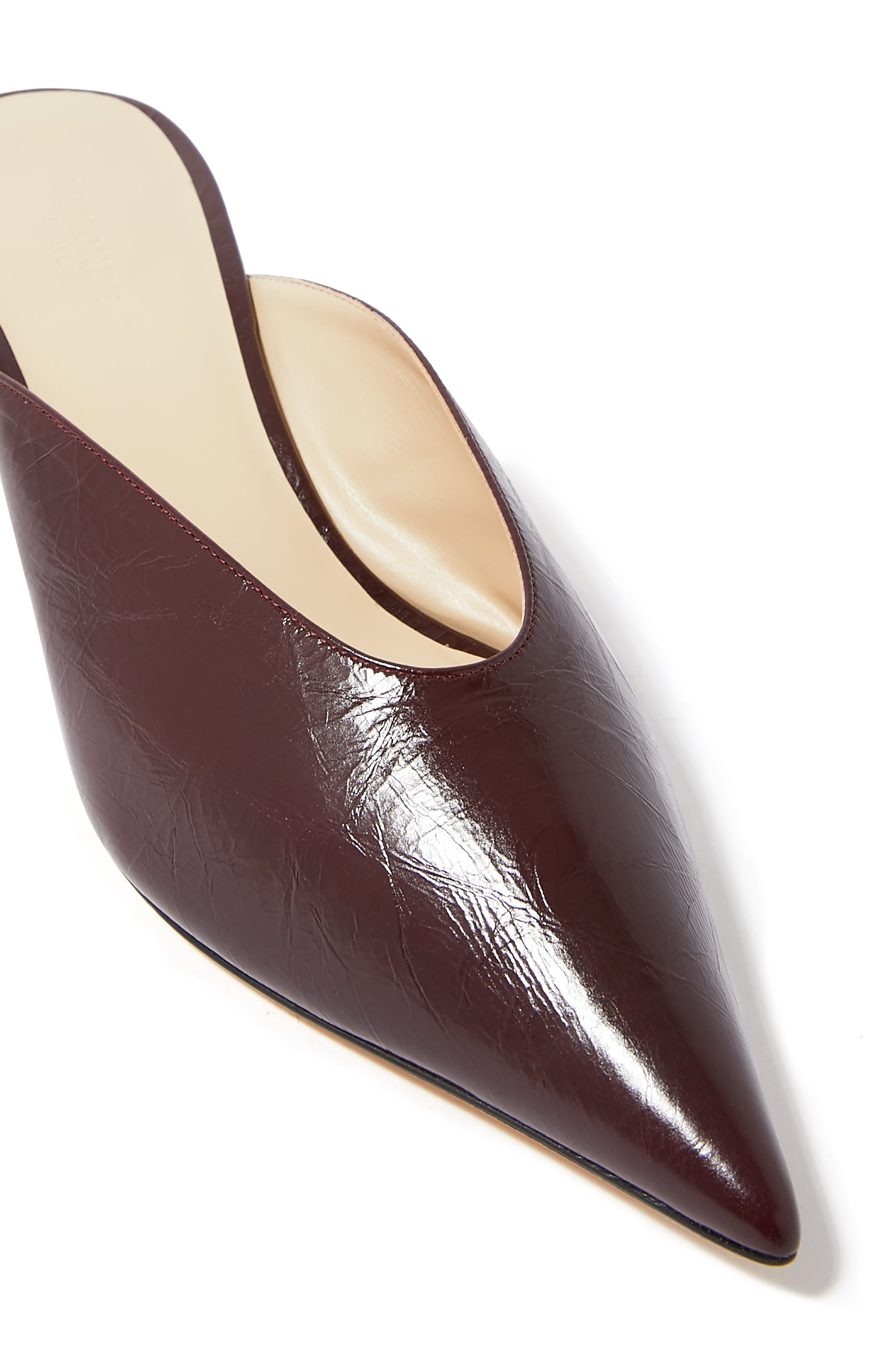 حذاء فيترن 40 شفاف مفتوح من الخلف بكعب منخفض