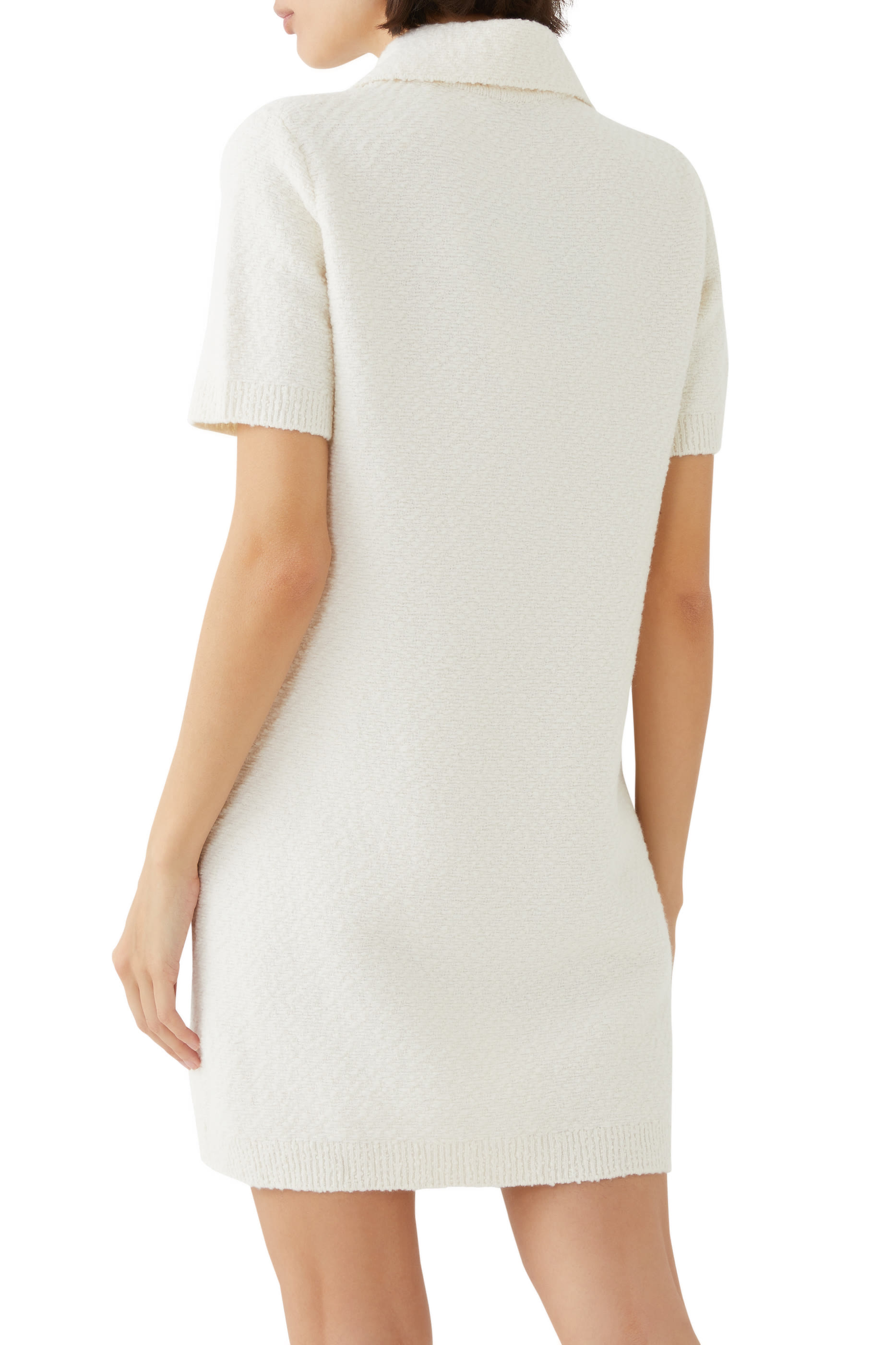 فستان بأكمام قصيرة