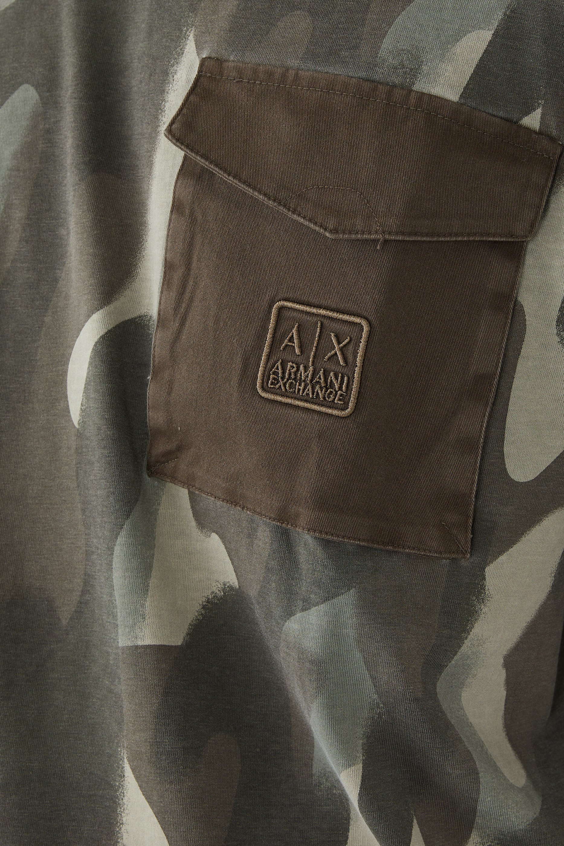 تيشيرت إيربن إكسبيديشن بياقة ضيقة قطن