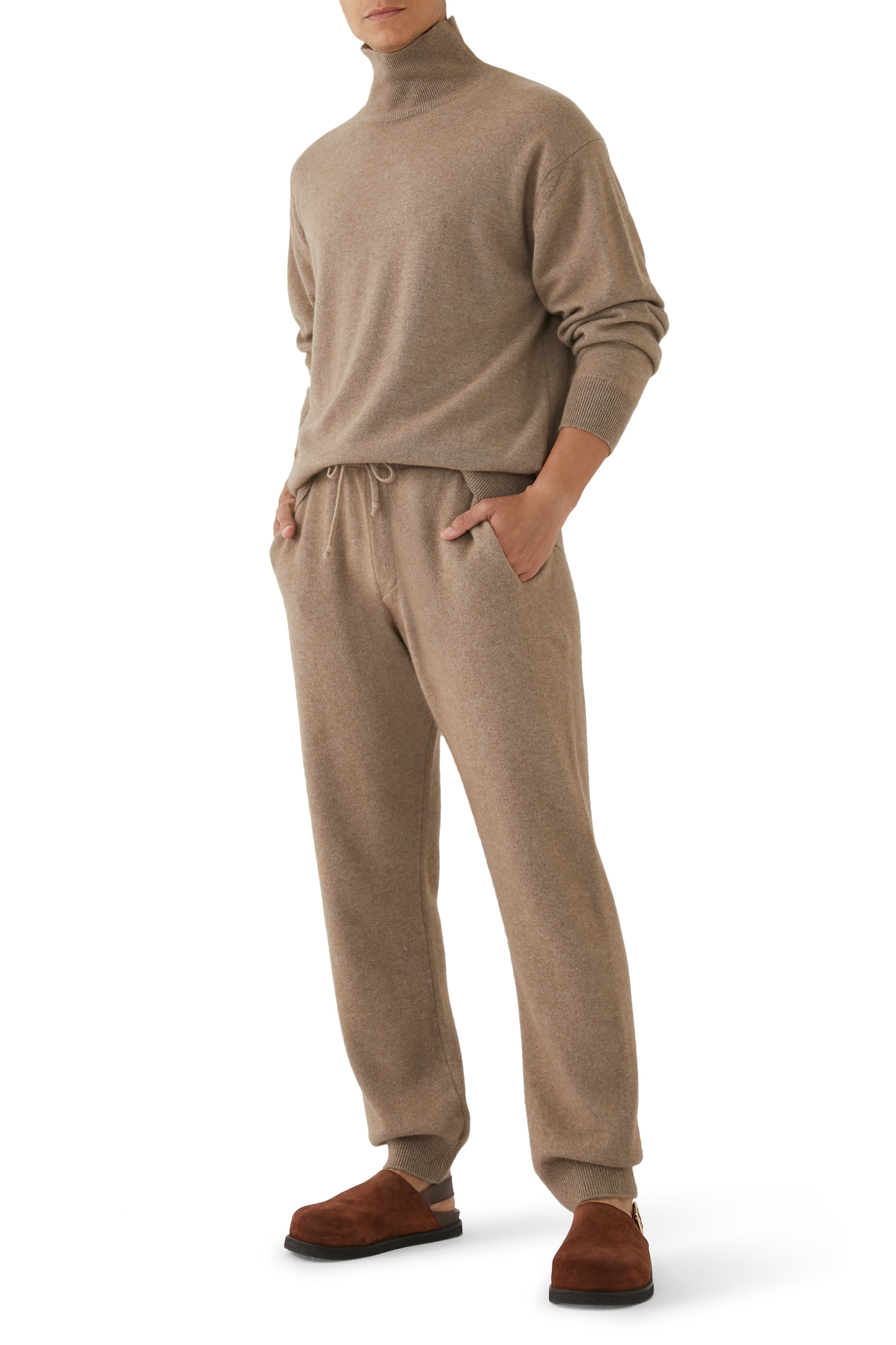 كنزة بياقة عالية نسيج كشمير من صوف صغار الماعز