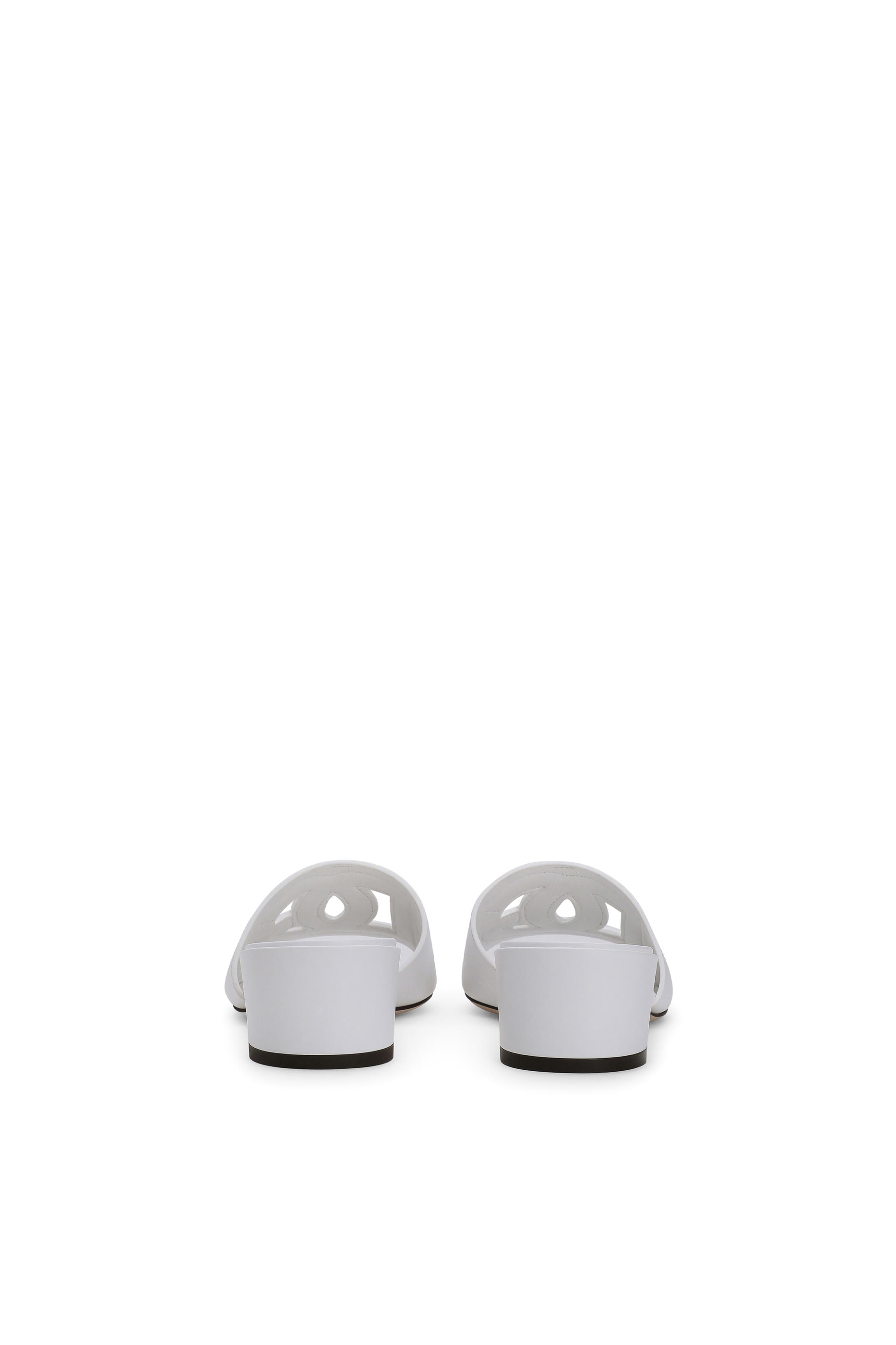 صندل 40 بحرفي شعار الماركة جلد عجل