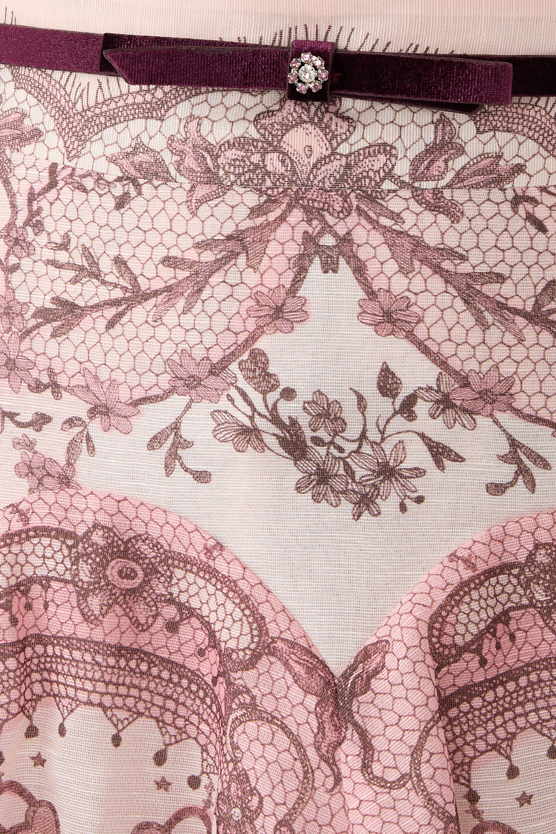 تنورة كراش متوسطة الطول بقصة واسعة