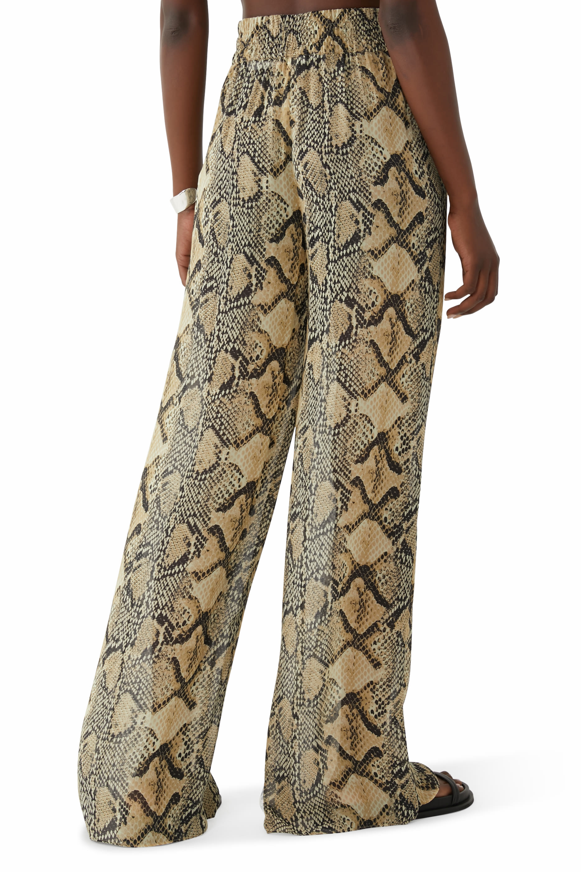 بنطال هاديا بقصة مريحة