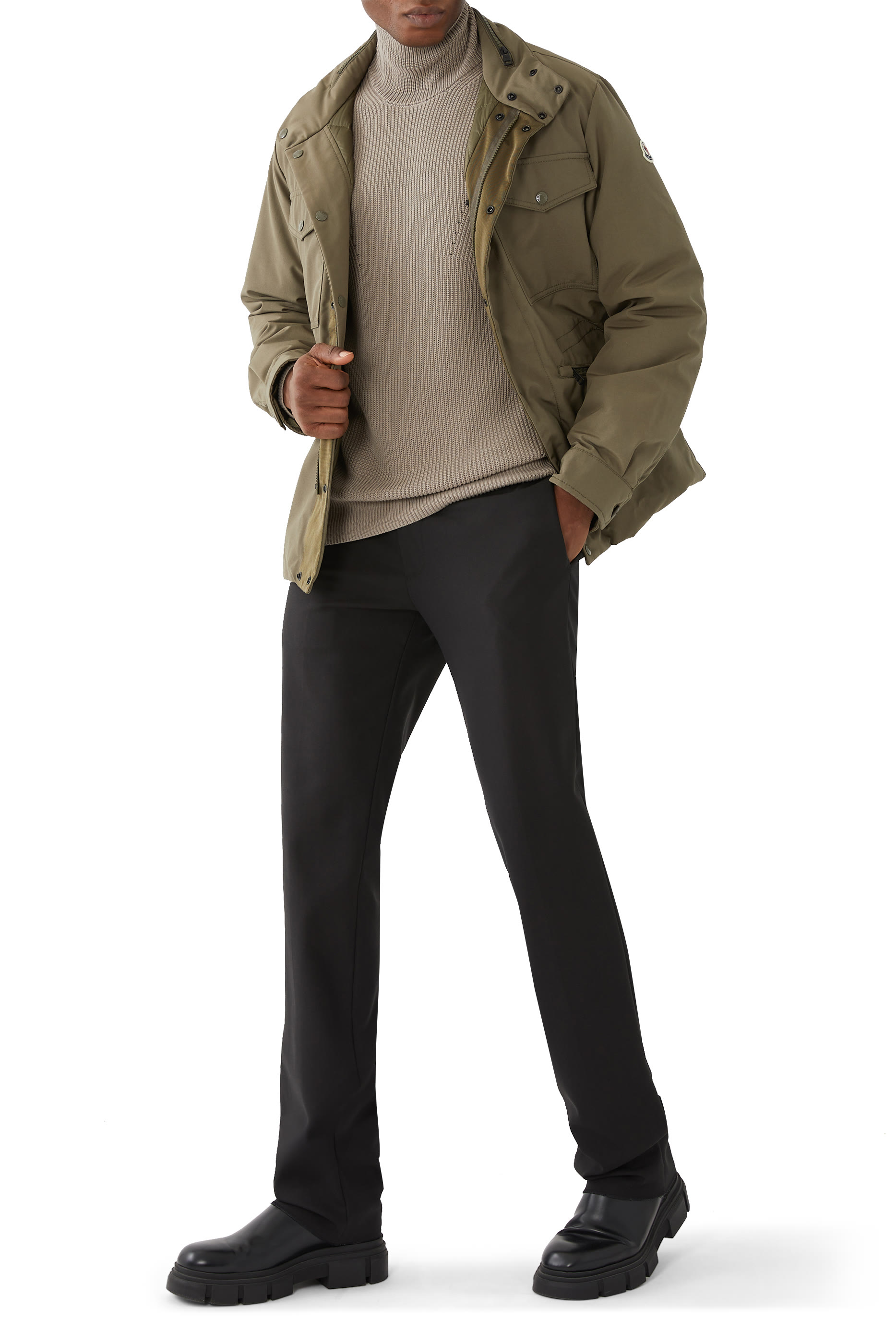 كنزة بياقة عالية