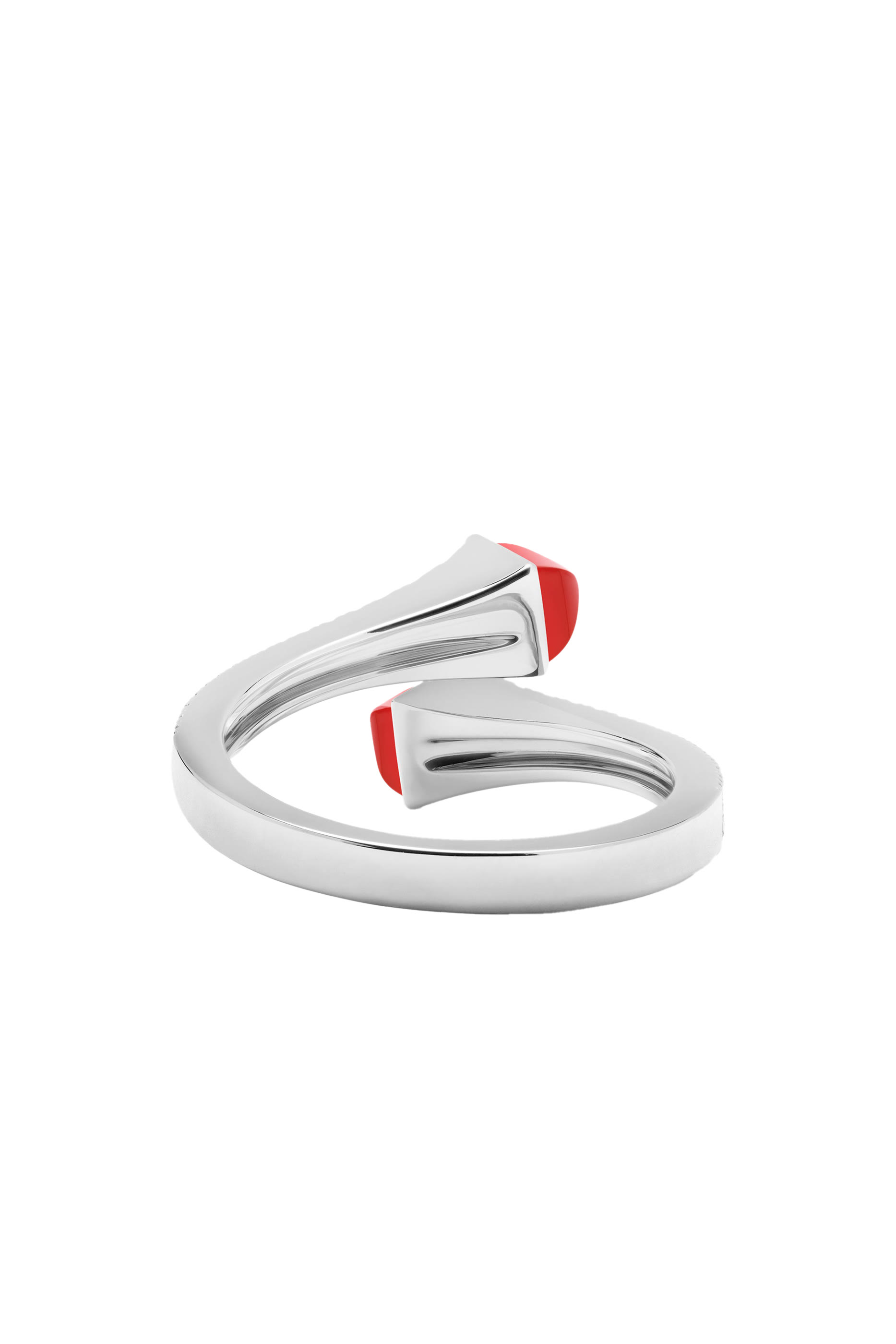 خاتم كليو رفيع مرصع بالعقيق الأحمر والماس، ذهب أبيض عيار 18