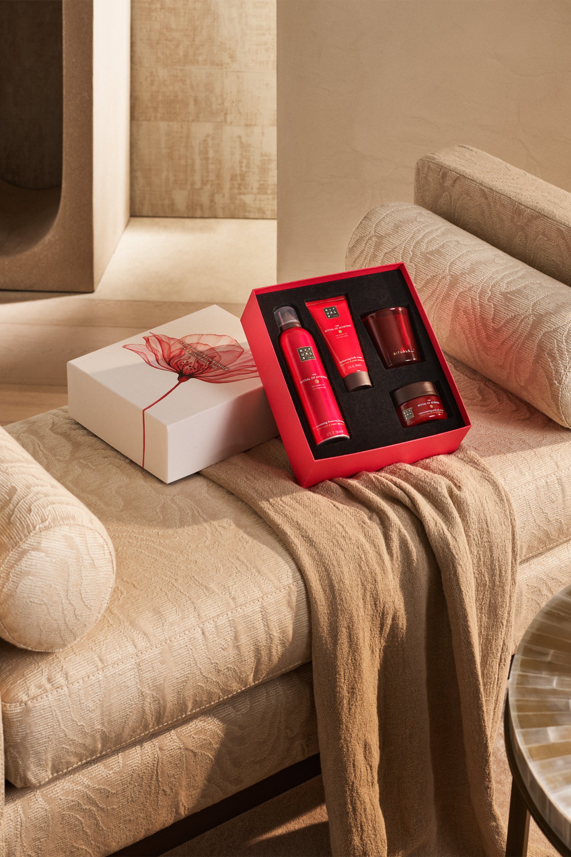 مجموعة هدابا ذا ريتوال اوف ساكورا مقاس متوسط