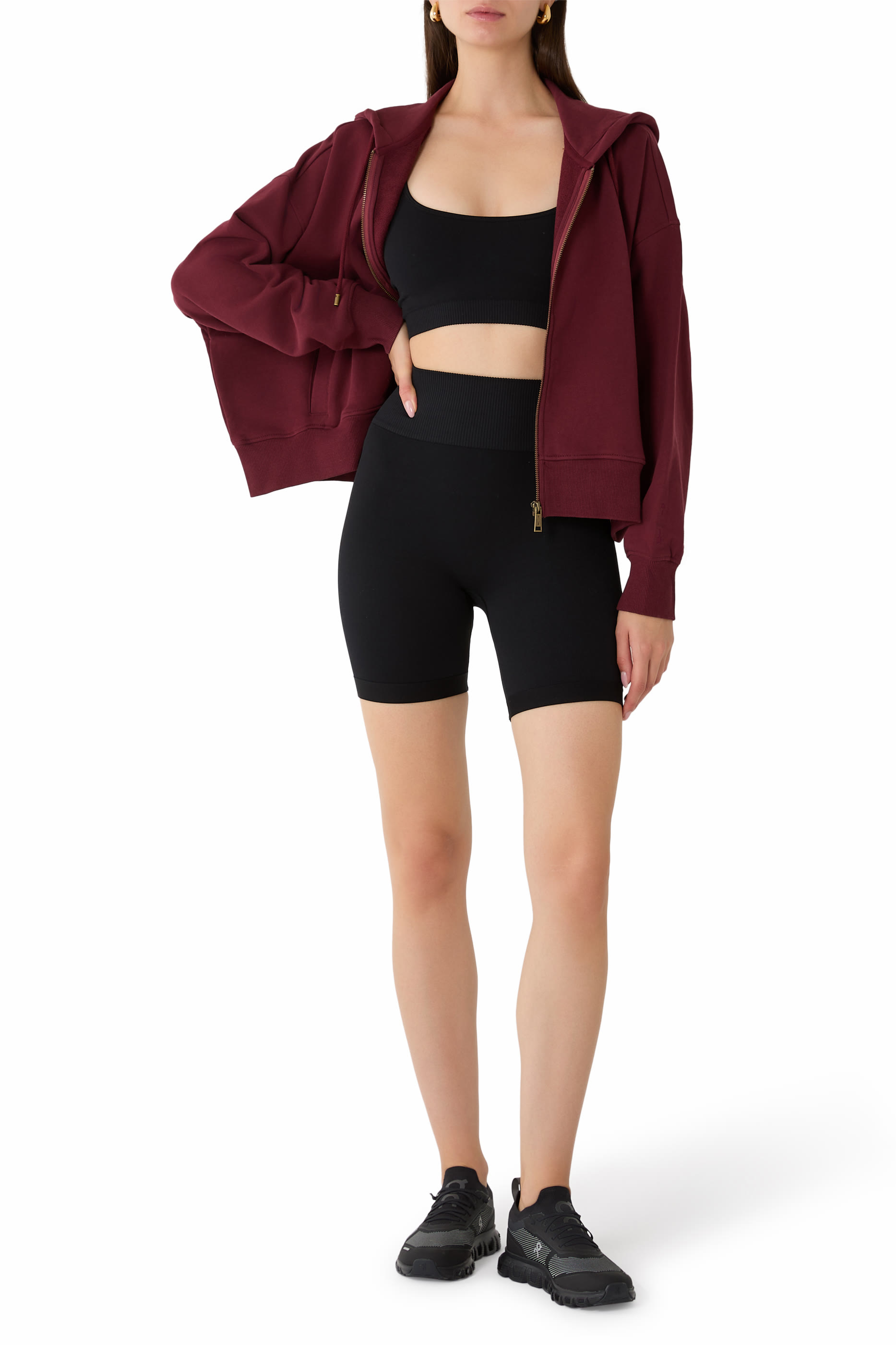 شورت منسوج بلا حياكة