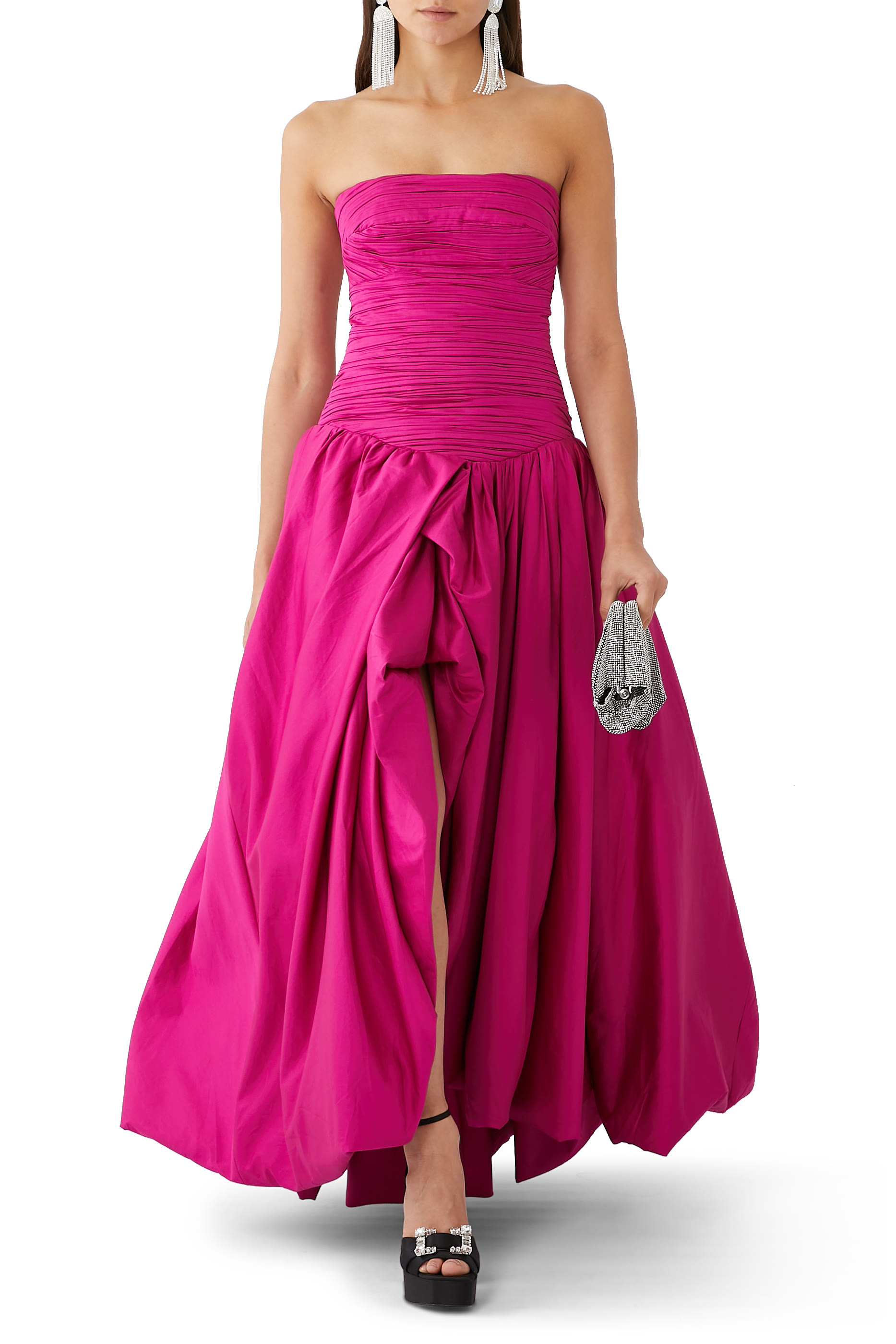 فستان طويل بحافة منفوخة