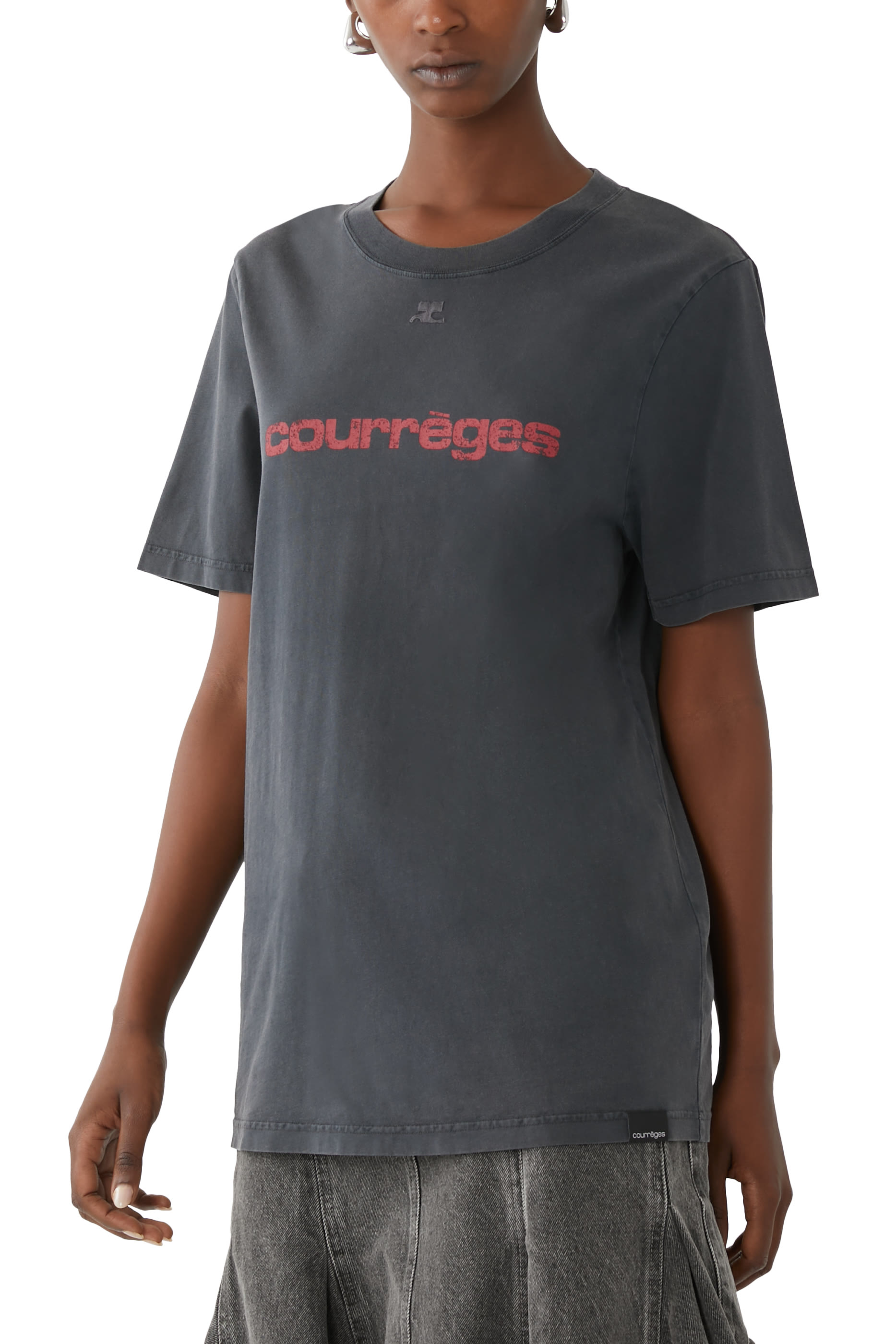 تيشيرت ايه سي بنقشة وأحجار