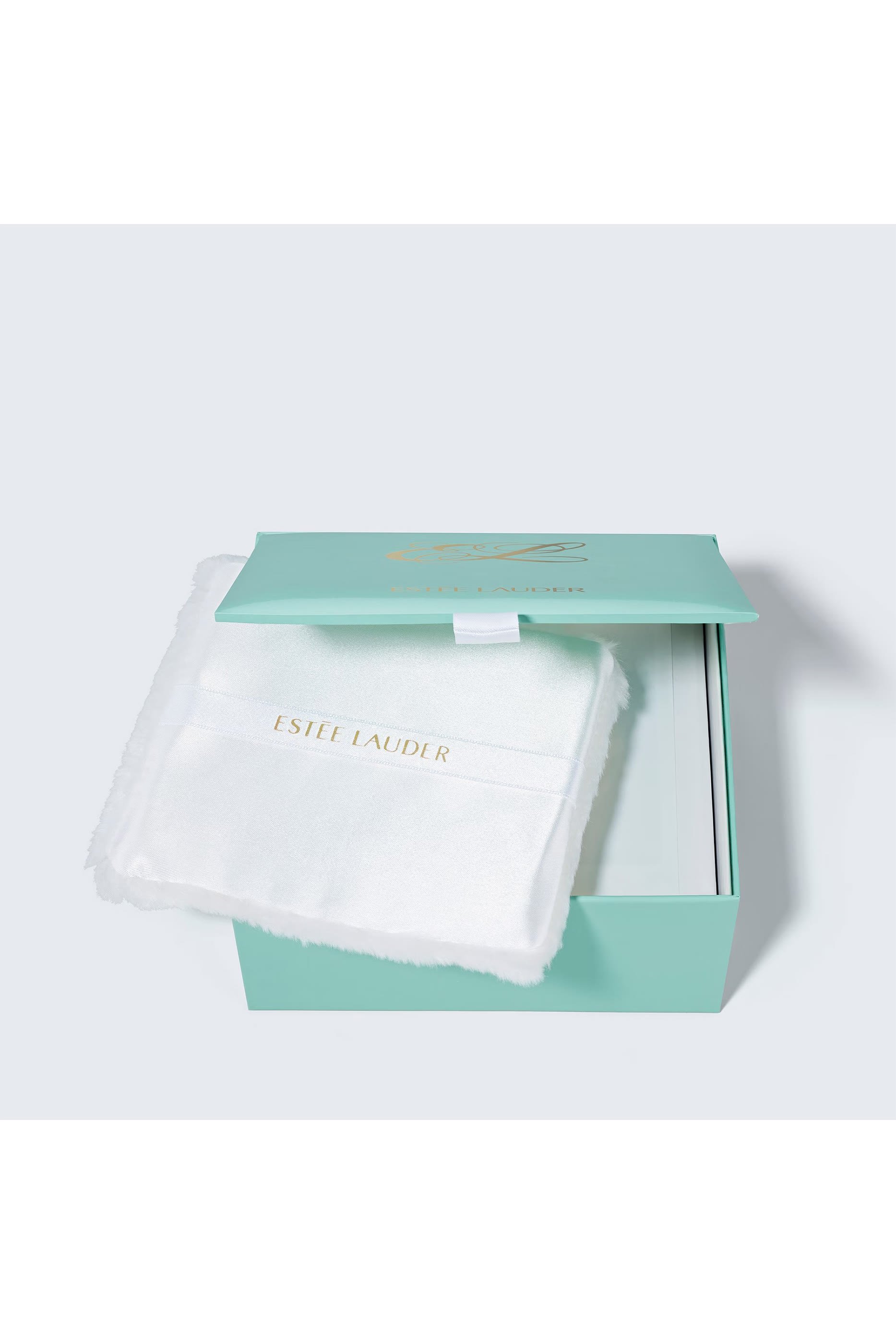 علبة بودرة يوث ديو،