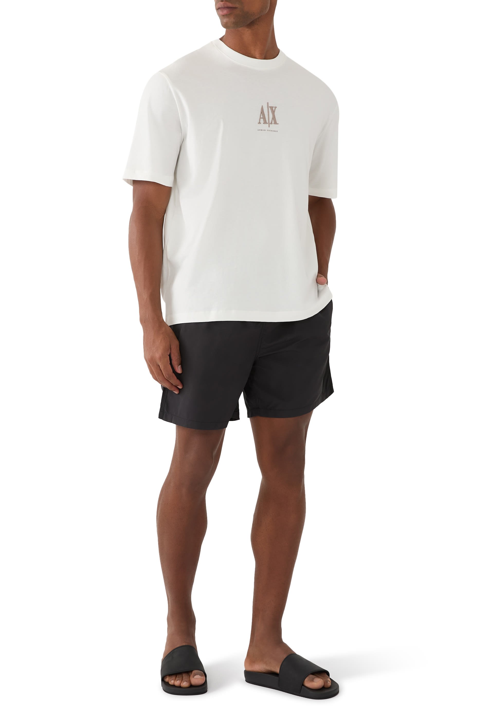 تيشيرت بشعار الماركة