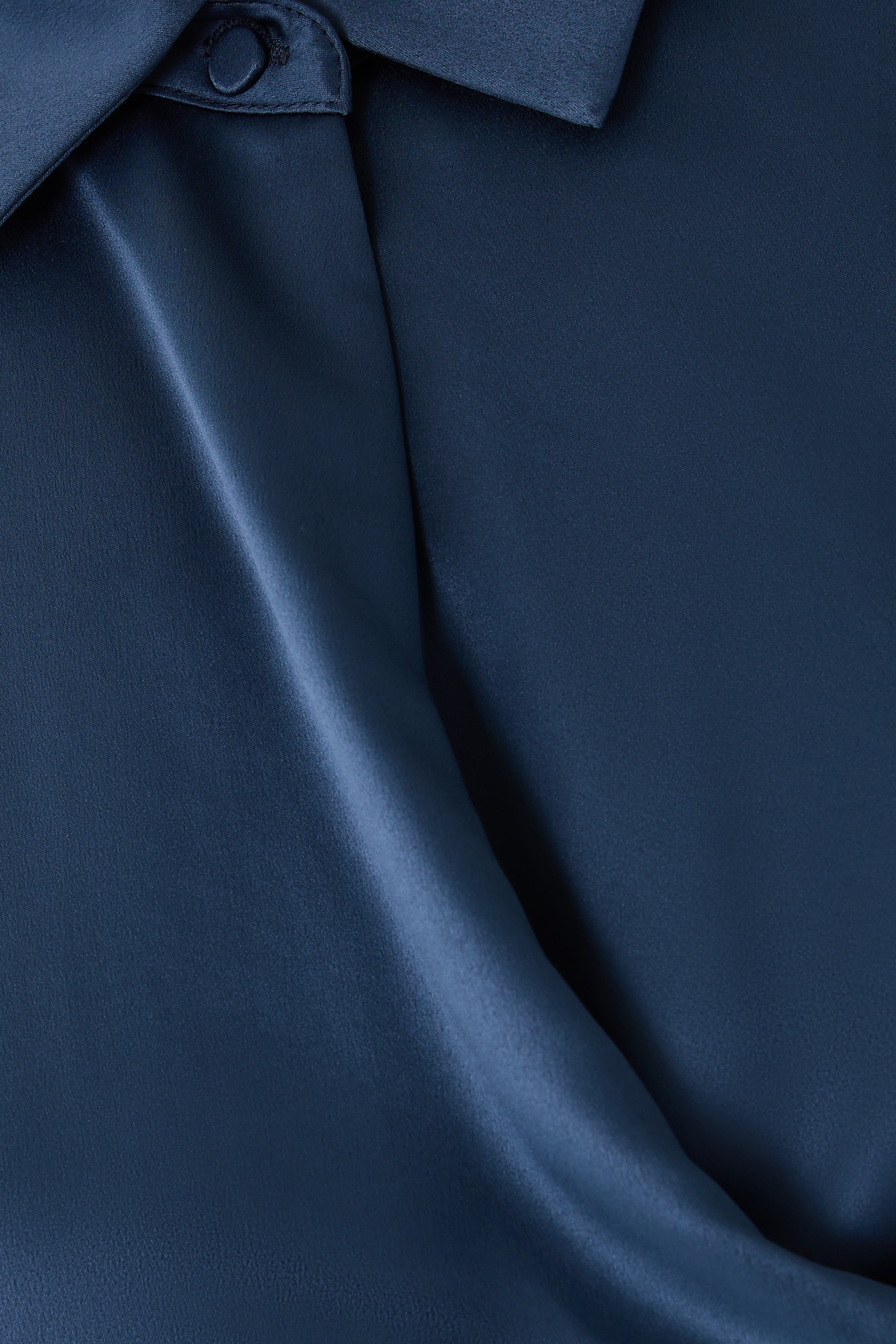  قميص بتصميم ملفوف كريب ساتان