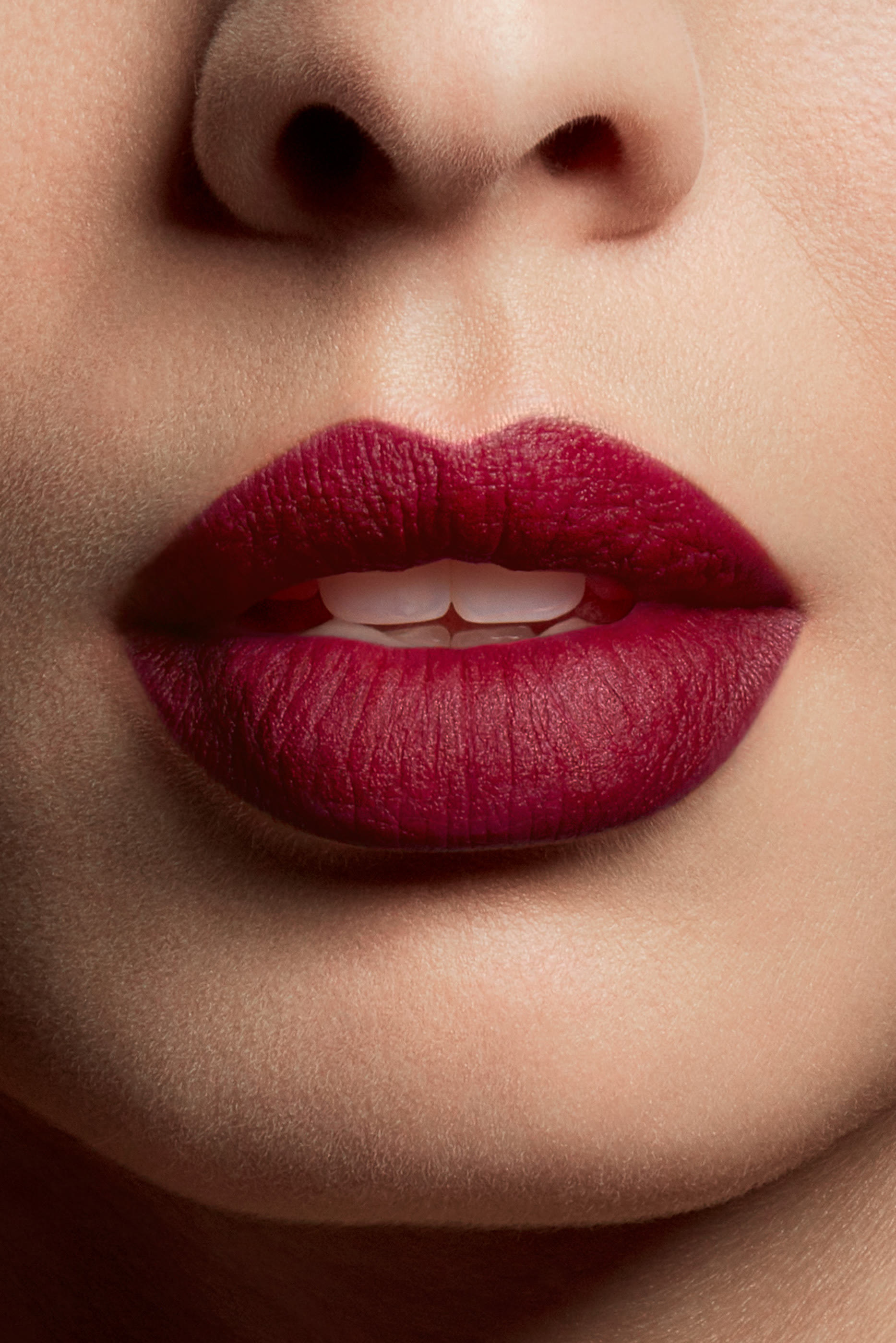 أحمر شفاه لا روج برفيوم الترا سائل غير لامع