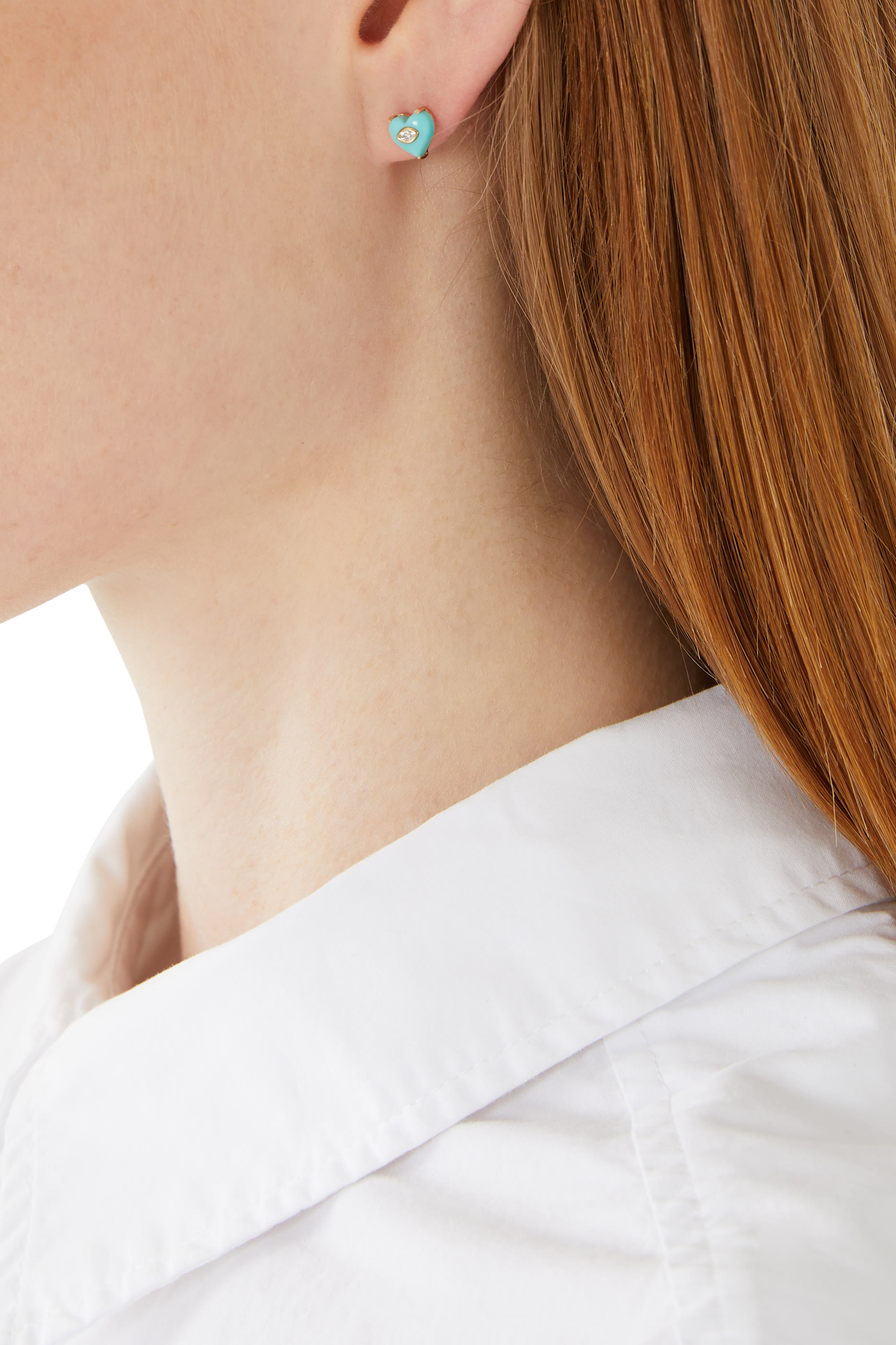 أقراط بيزيل بتصميم قلب منحوت مزينة بإطار بحجر بتصميم عين مرصعة بأحجار الفيروز والماس، ذهب أصفر عيار 14  