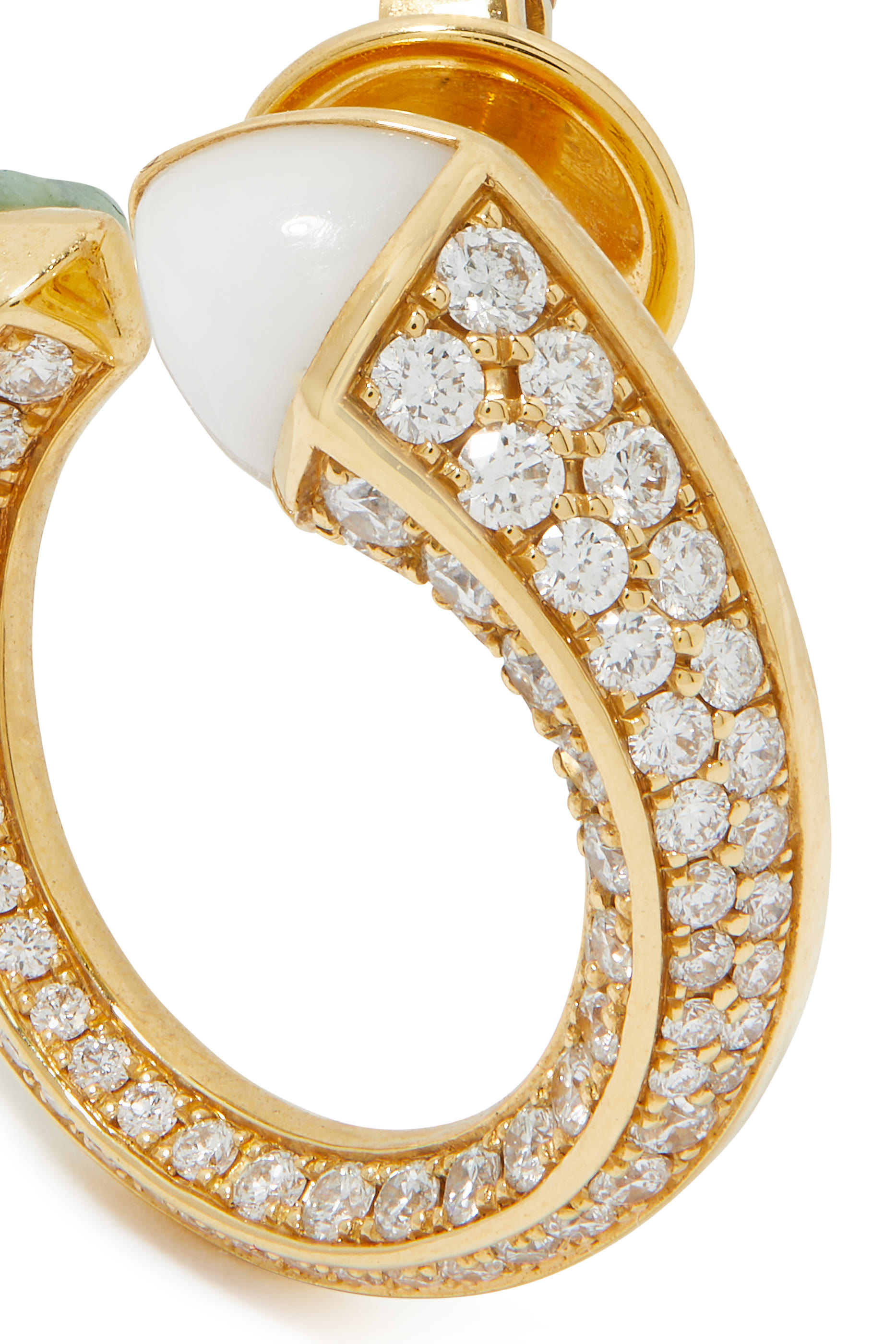 أقراط كليو فينوس مرصعة بالماس والعقق الأبيض ذهب أصفر عيار 18