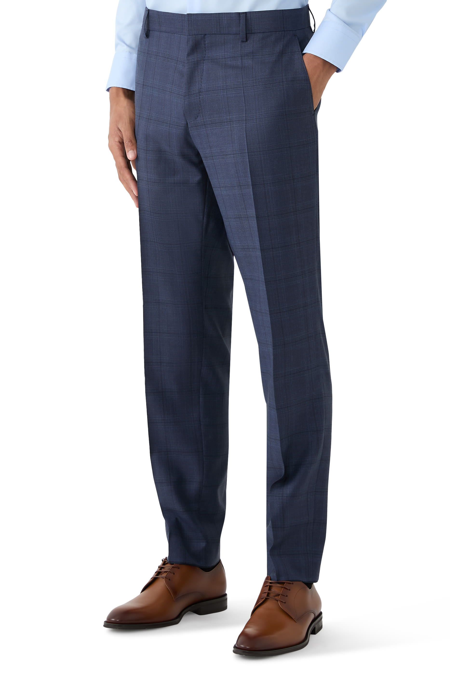 بدلة بقصة ضيقة