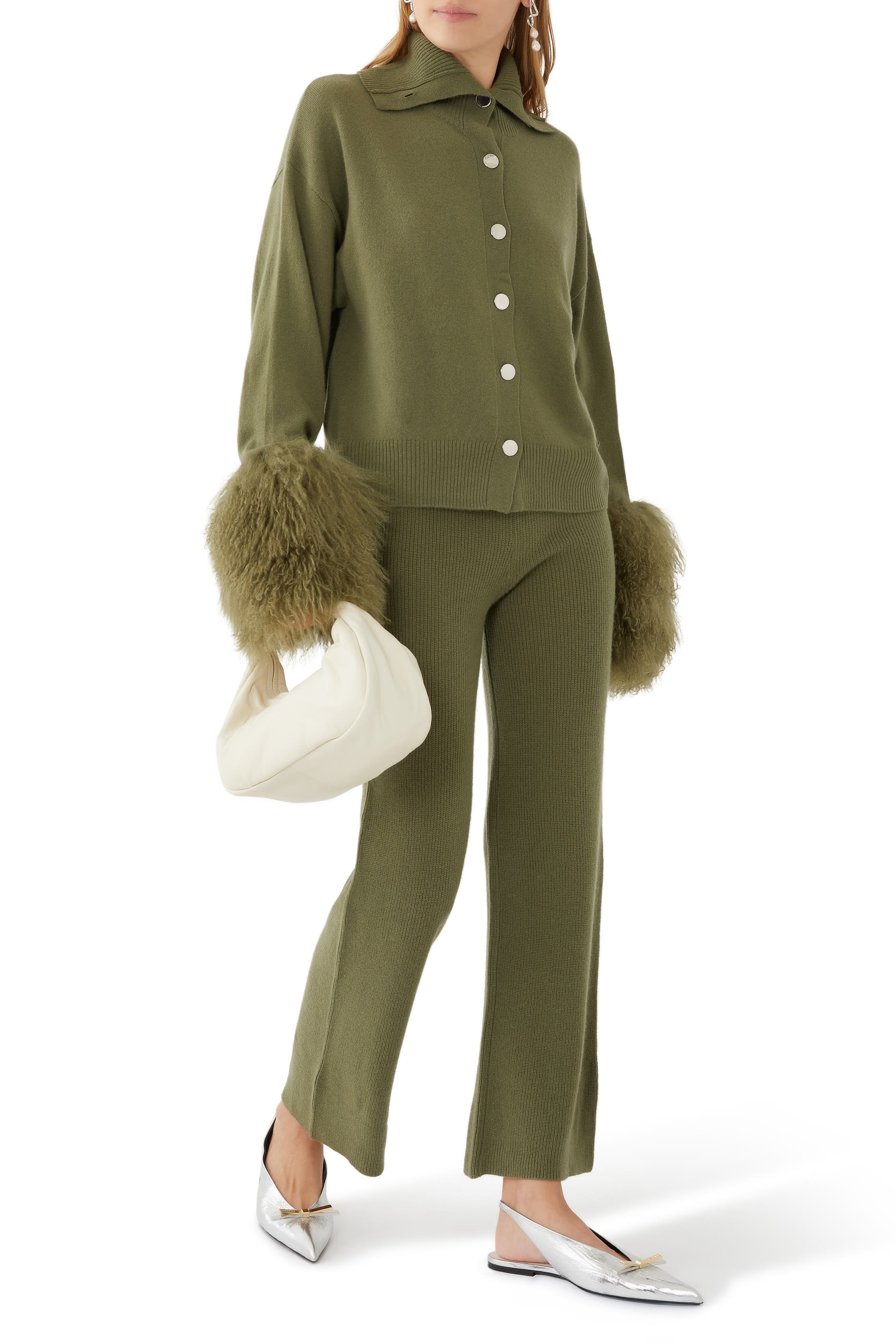 كارديجان بأساور بفرو