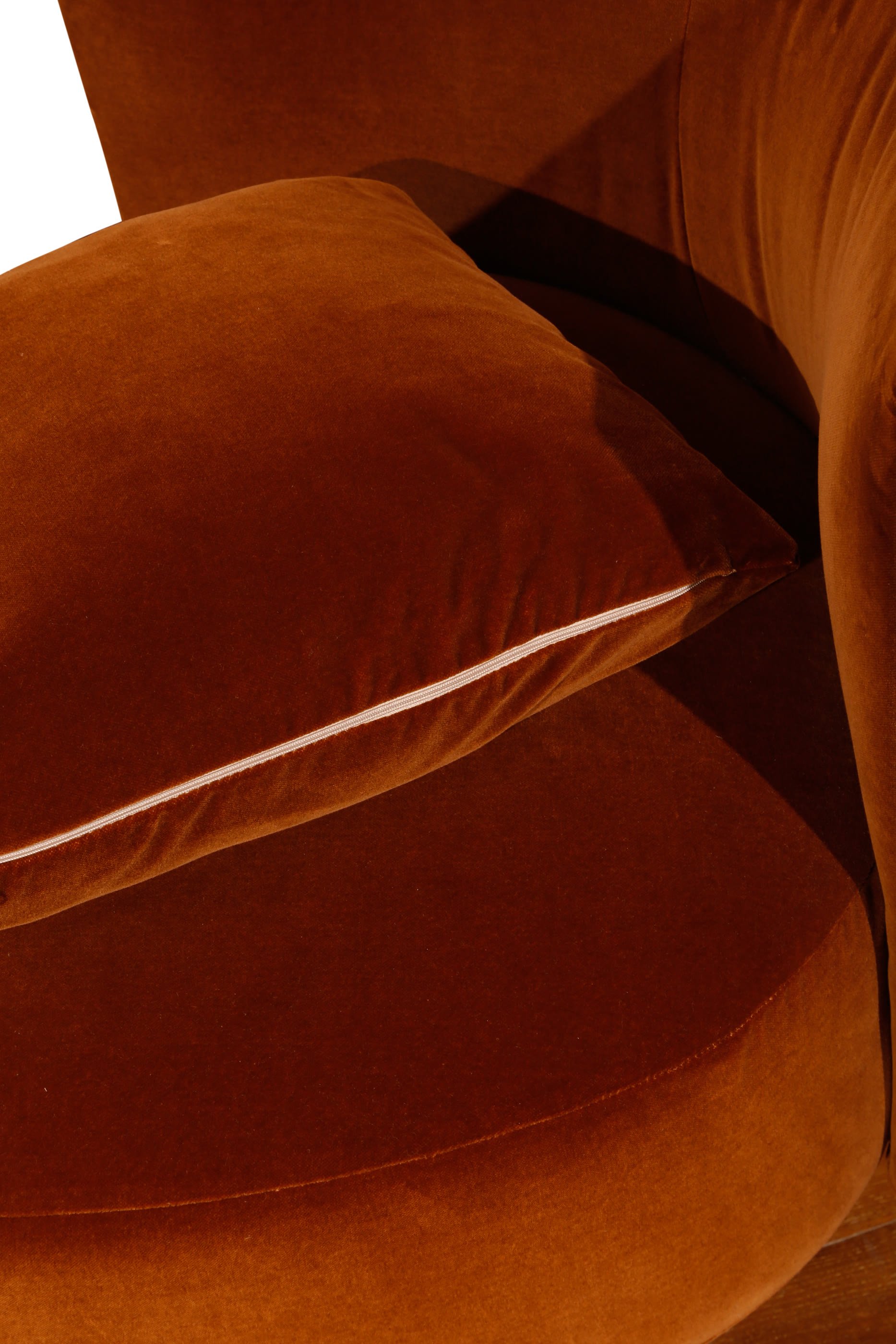 كرسي دوار بتيت فلور أيمن بمساند للذراعين