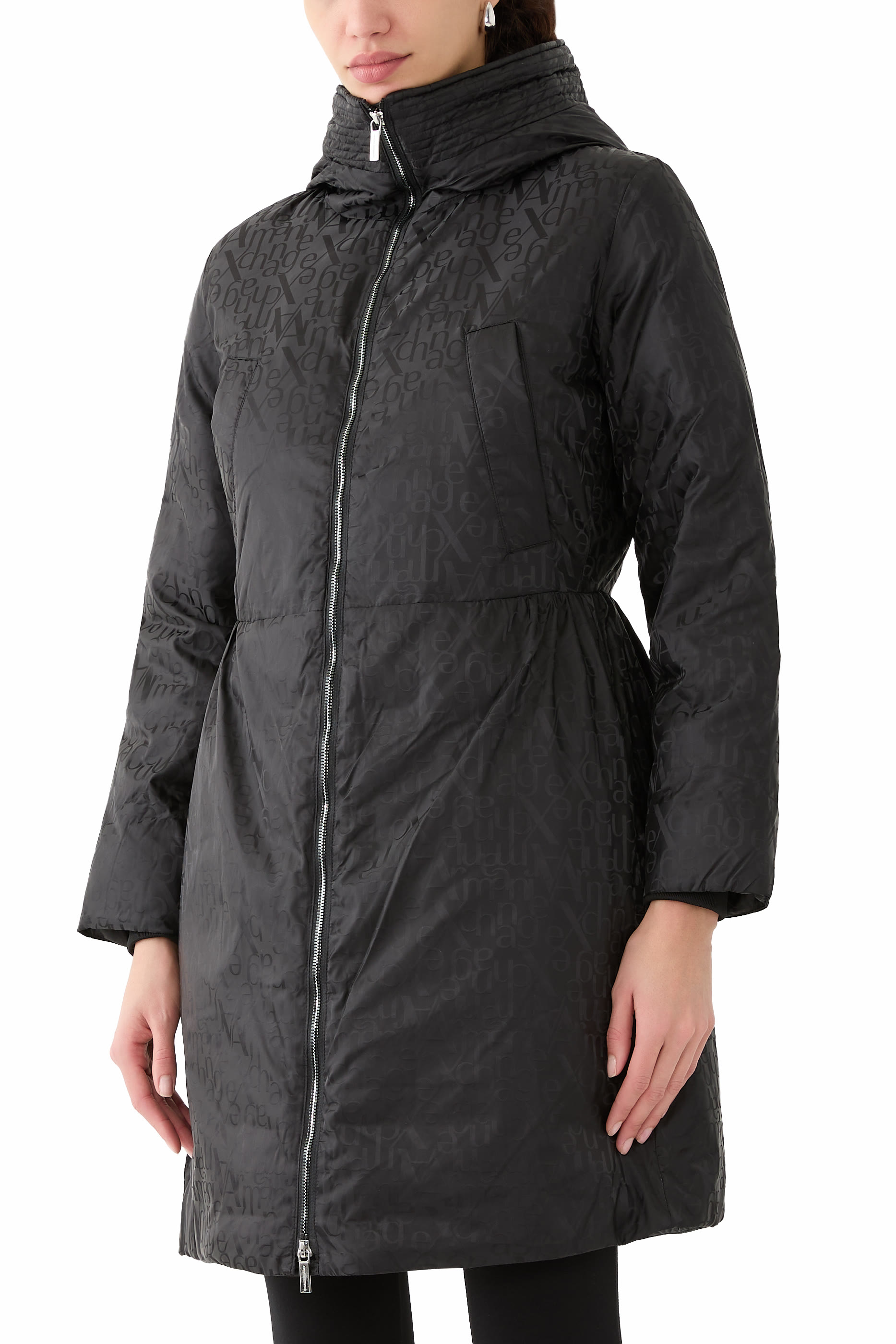 جاكيت بشعار الماركة نايلون جاكار