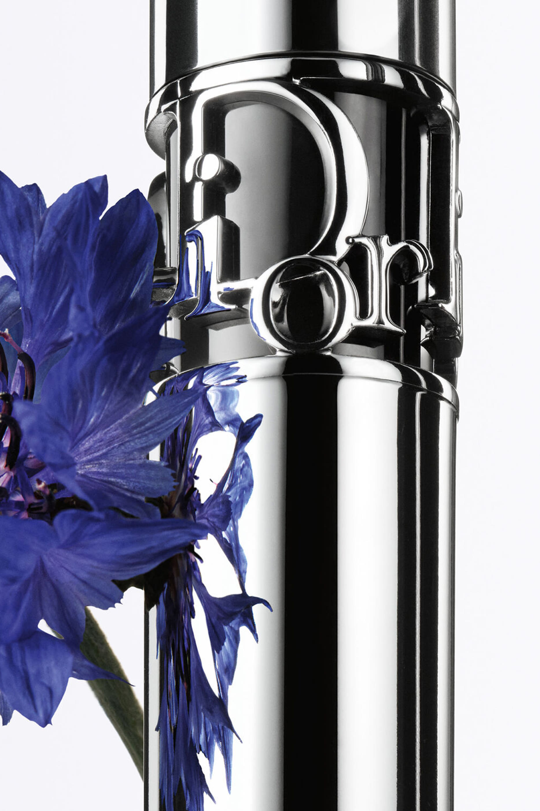 ماسكارا ديورشو أيكونيك أوفر كيرل