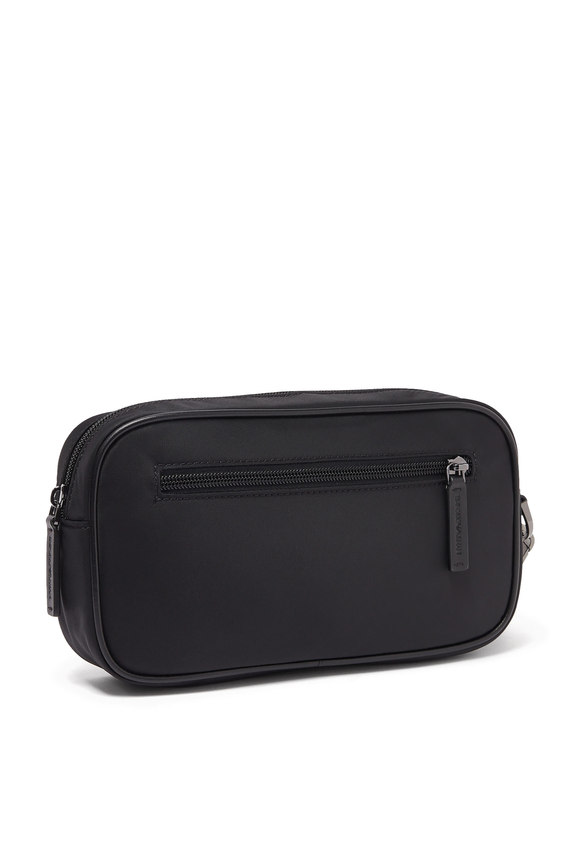 حقيبة مستحضرات العناية الشخصية بحلية معدنية بشعار الماركة