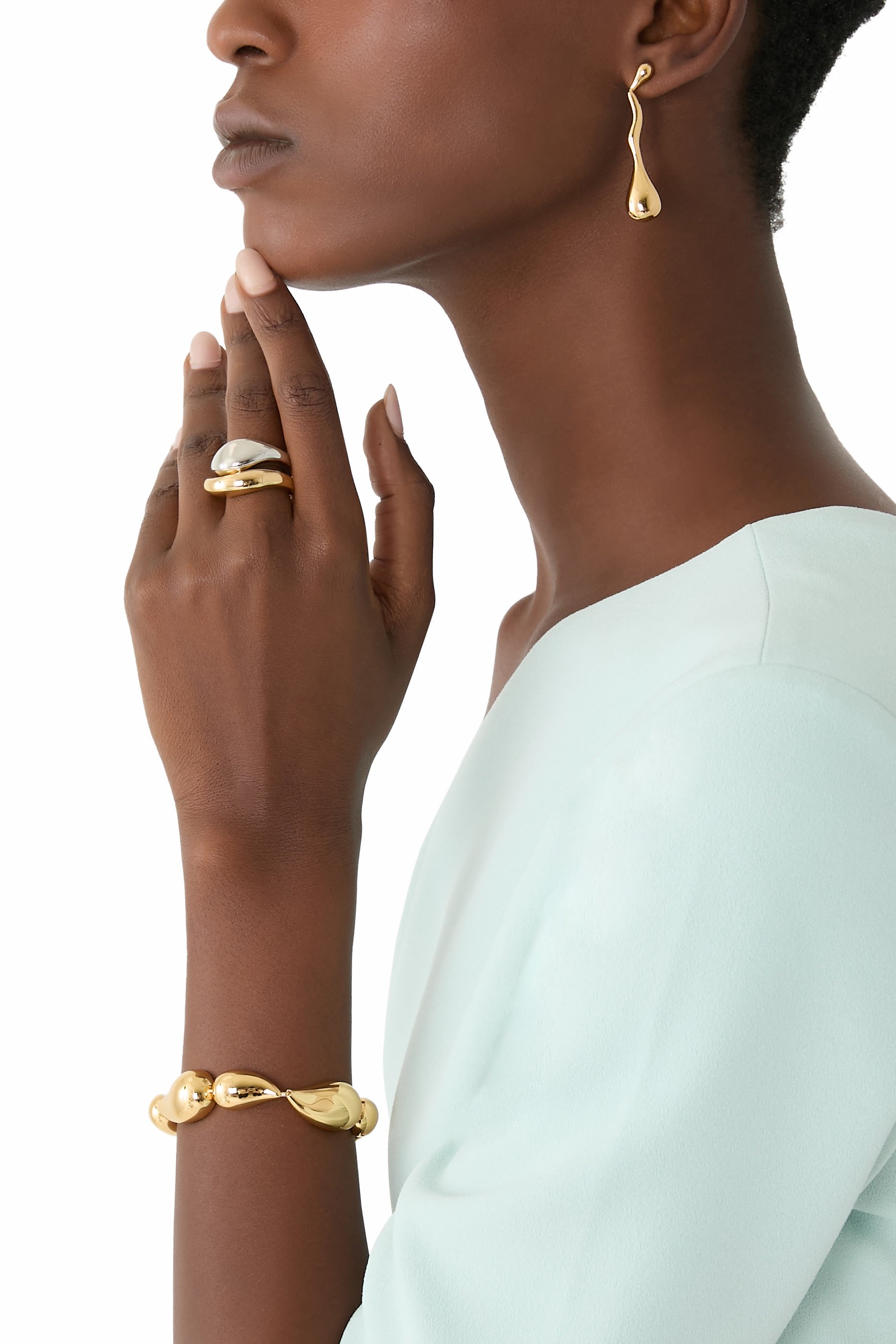 خاتم متعدد الطبقات بتصميم متداخل