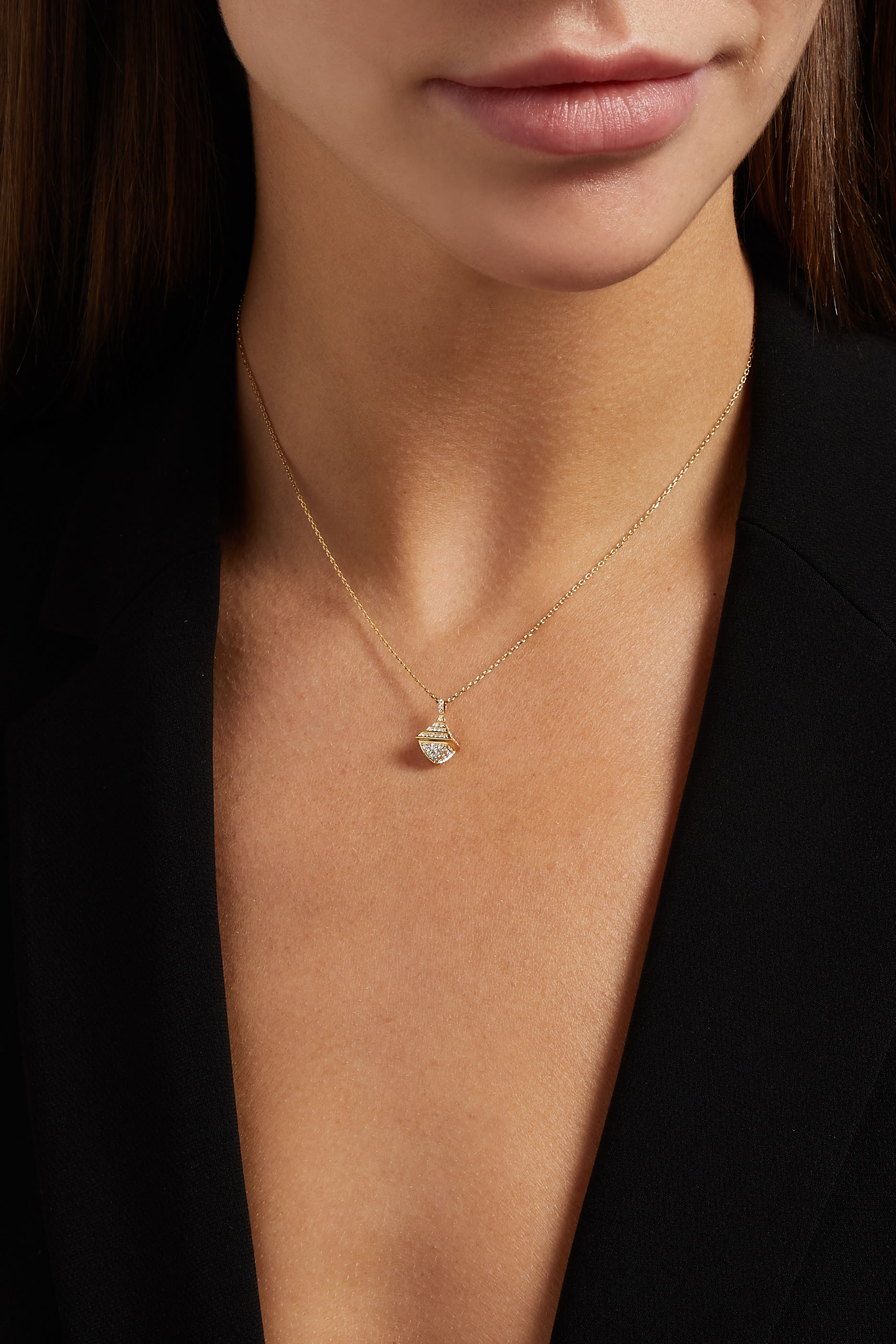 قلادة كليو ريف بدلاية ميني مرصعة بماس ذهب أصفر عيار 18