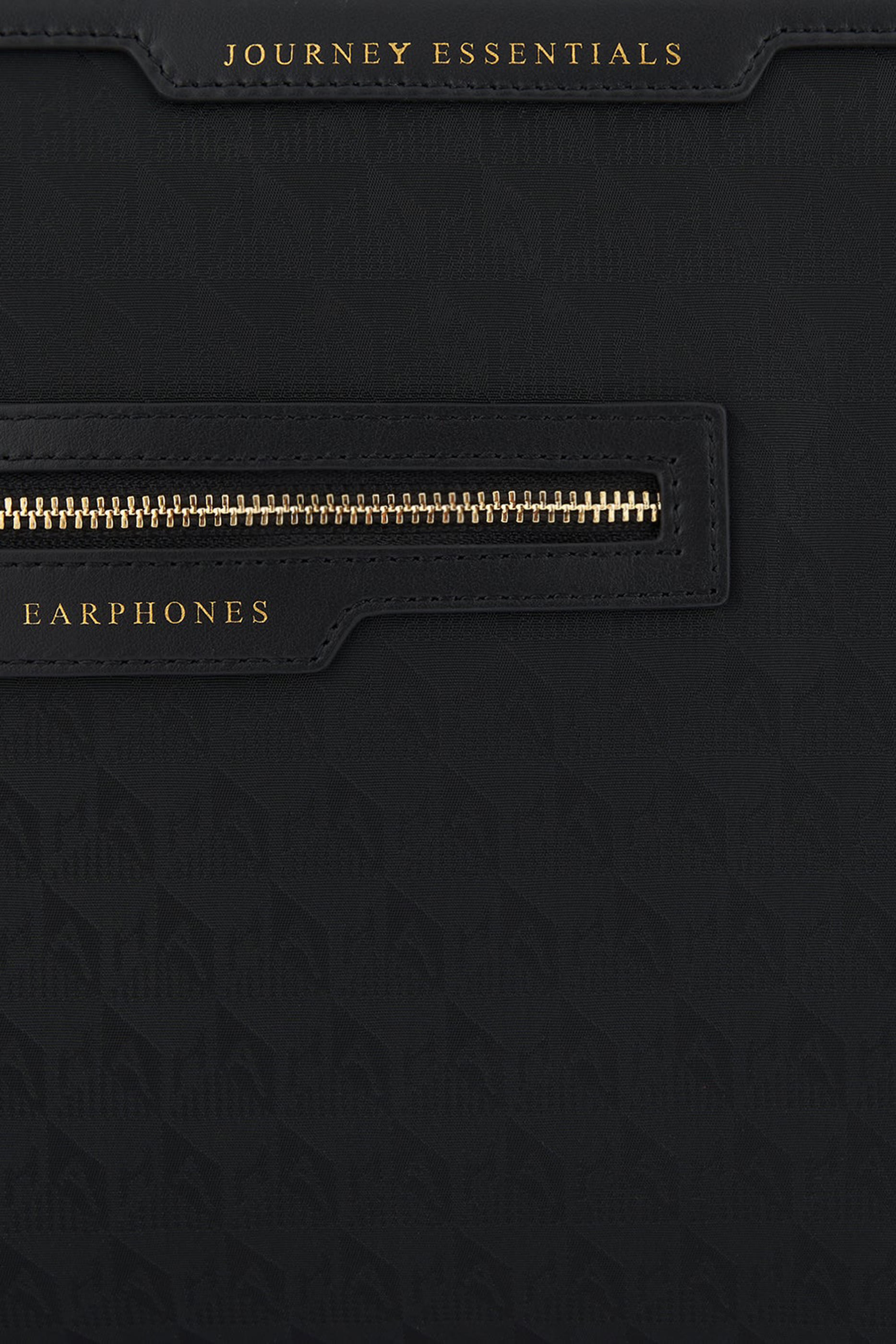 حقيبة صغيرة جورني اسنشالز بشعار  الماركة