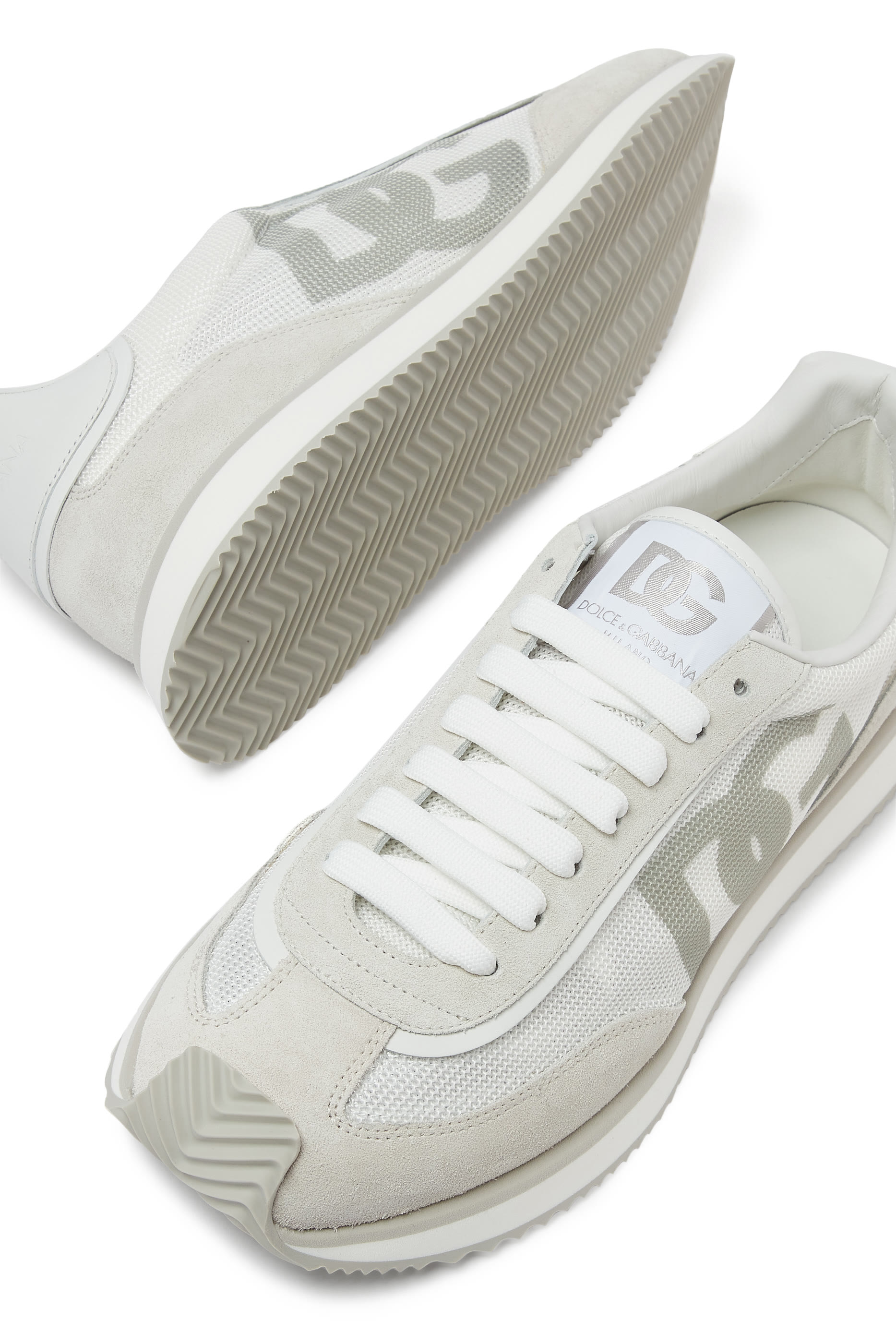 سنيكرز كوشن بشعار الماركة