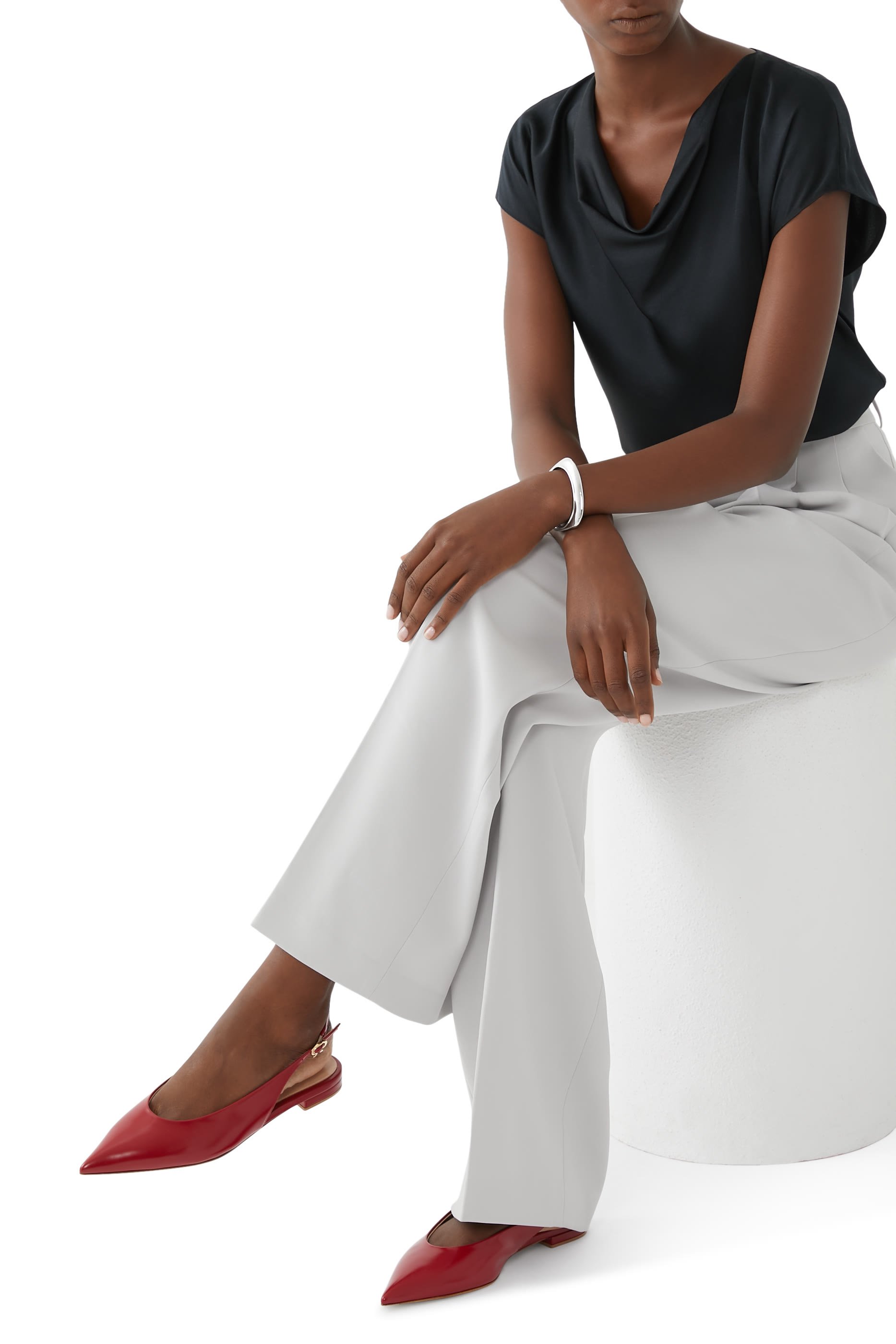 حذاء روبي بنعل مسطح بسير خلفي