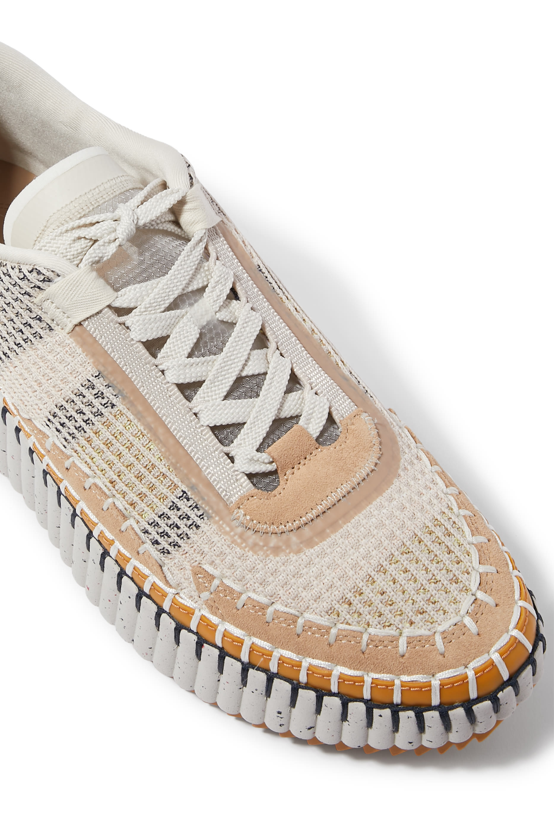 سنيكرز ناما