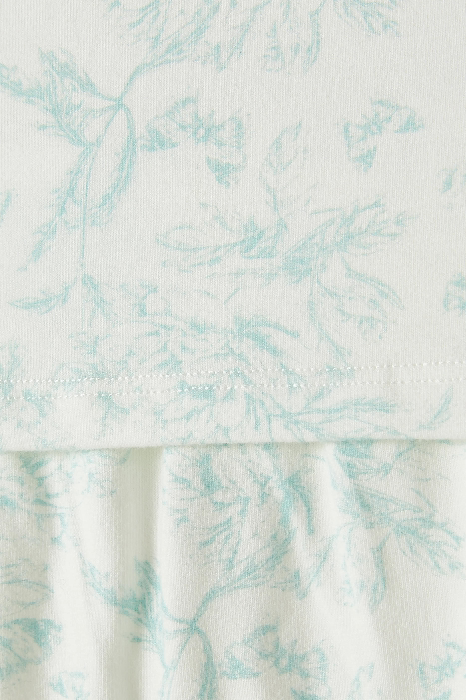 طقم بيجامة بطبعة غرافيكية للأطفال